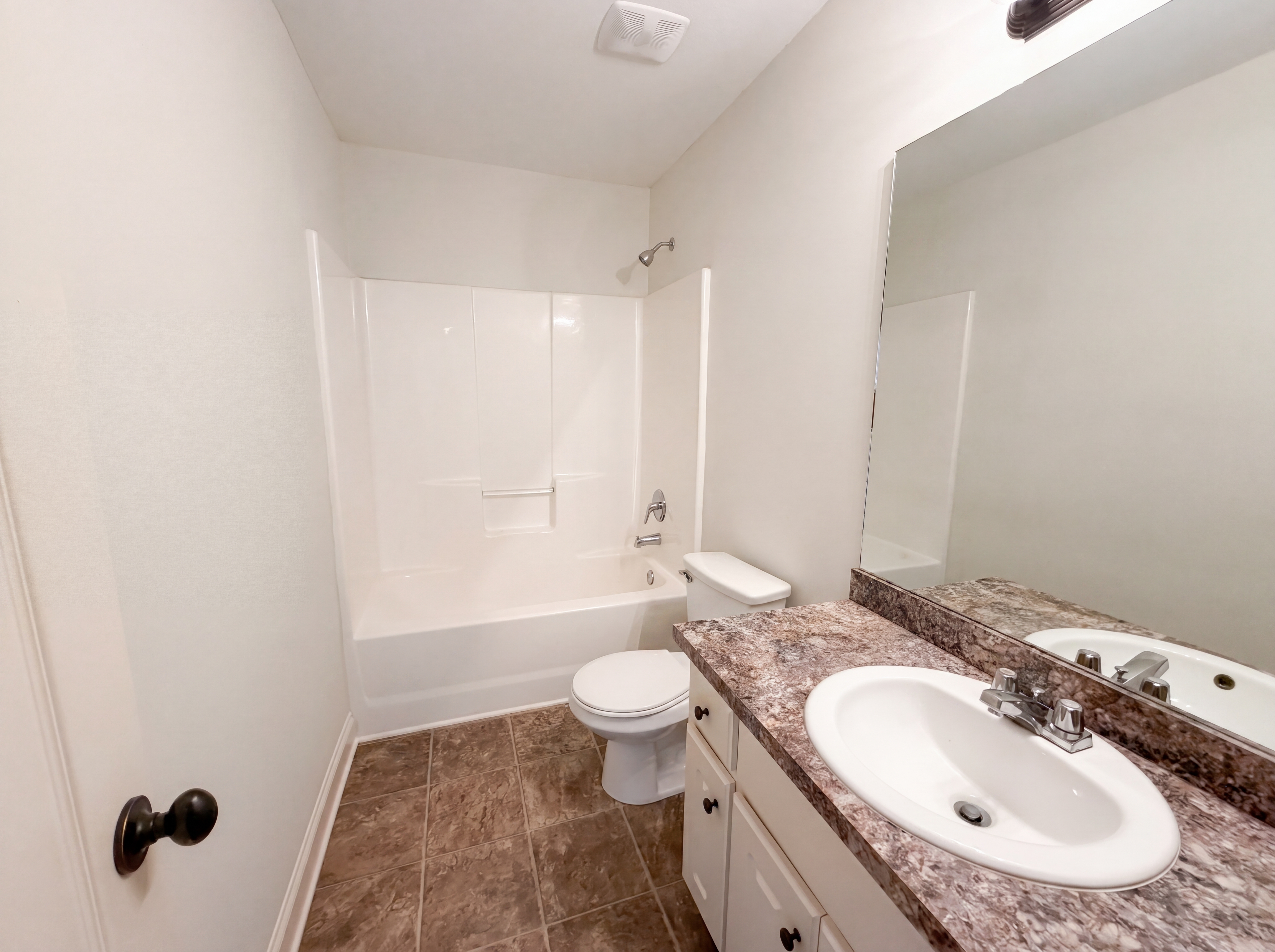 Photo 21 of 28 of 2721 Berkshire Dr, Winder, GA