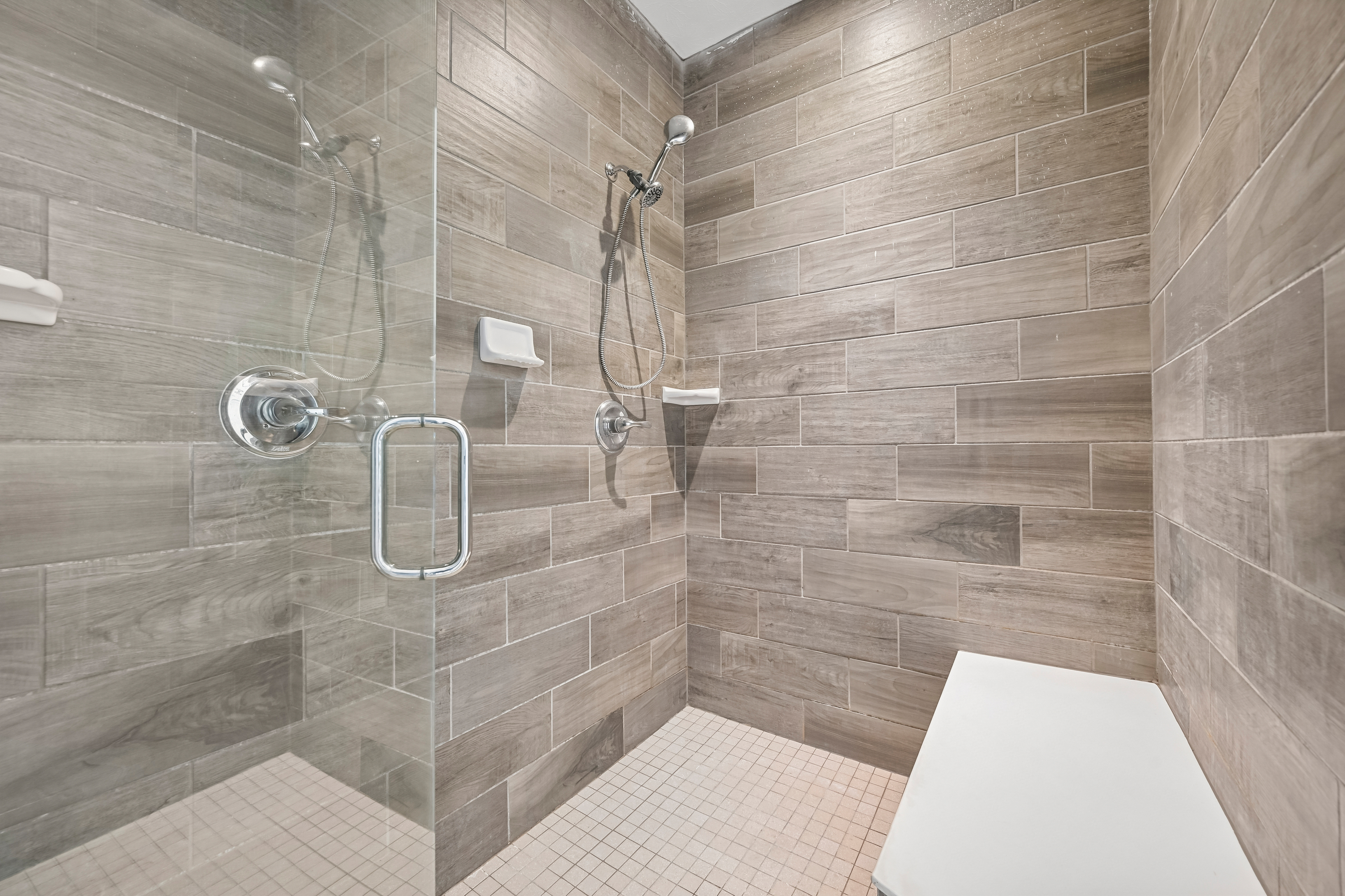 Photo 20 of 44 of 21323 Wharfdale Dr, Noblesville, IN