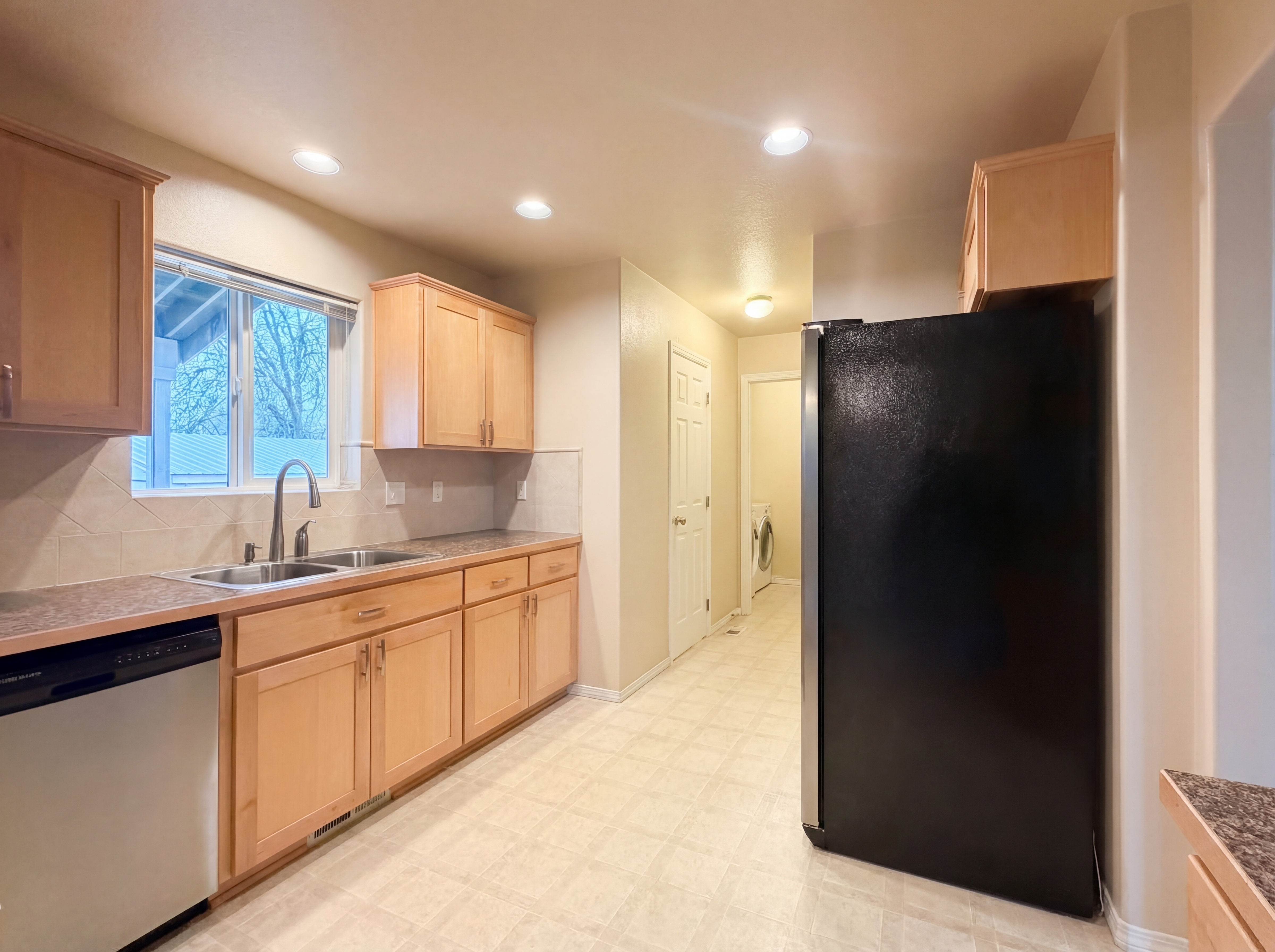 Photo 2 of 27 of 35056 Whitetail Ave, Saint Helens, OR