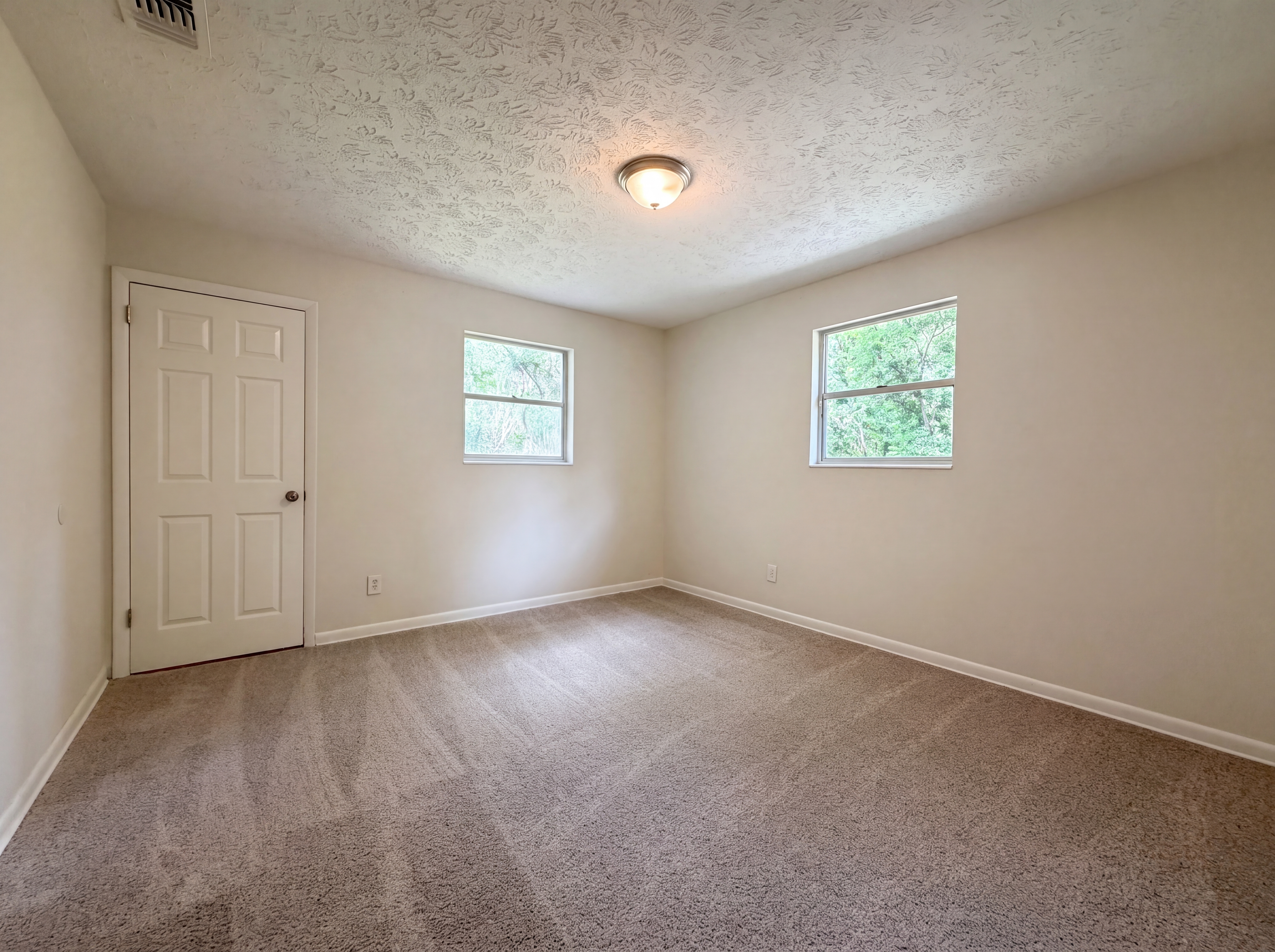 Photo 9 of 19 of 7361 Proxima Rd, Jacksonville, FL