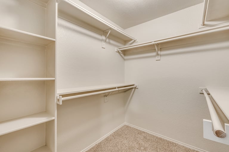 Photo 18 of 27 - 564 Dylan Ct, Azle, TX 76020