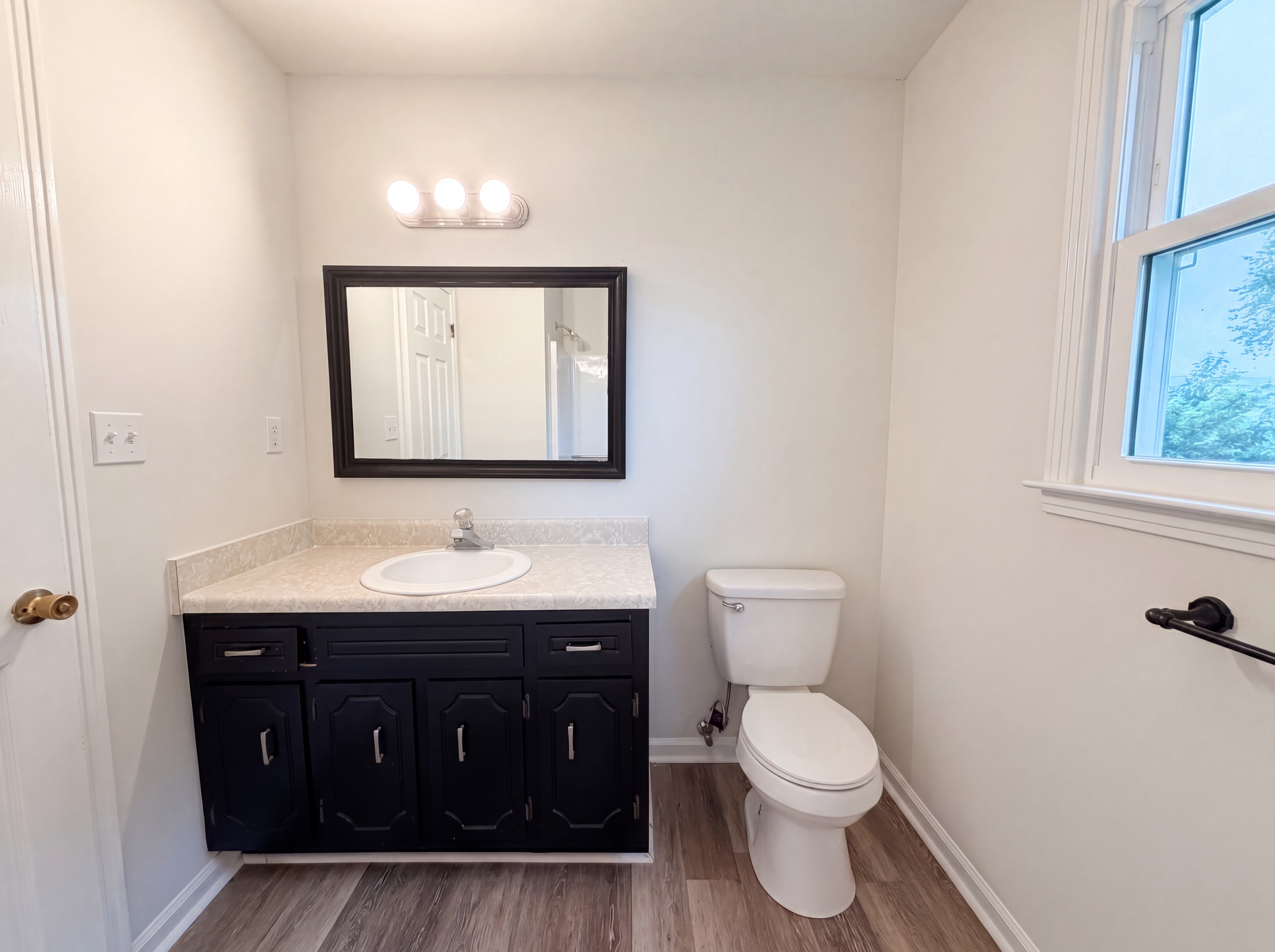 Photo 19 of 24 of 3402 Chaney Ln, Clarksville, TN