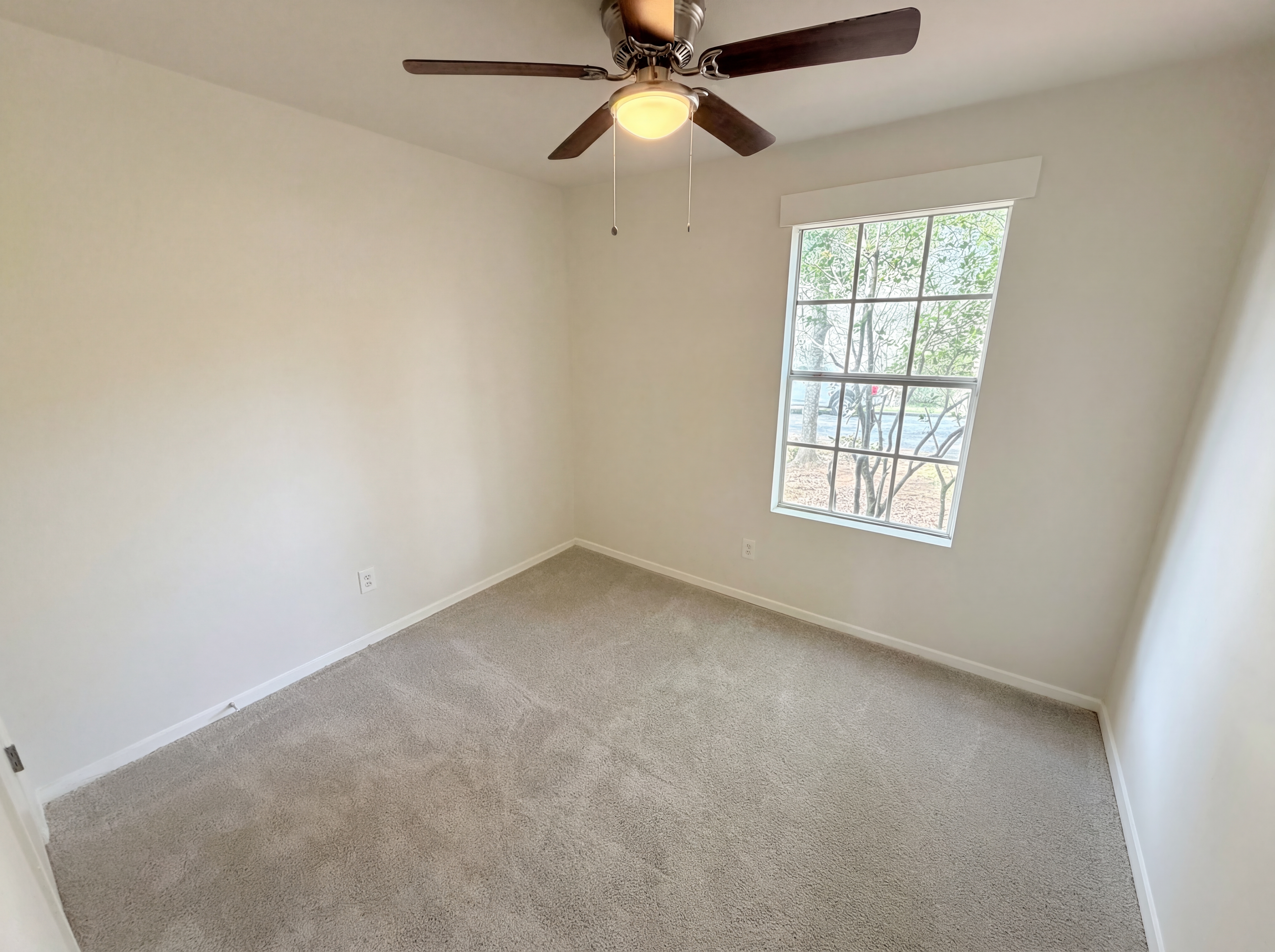 Photo 22 of 31 of 4727 Garden Hills Dr, Stone Mountain, GA