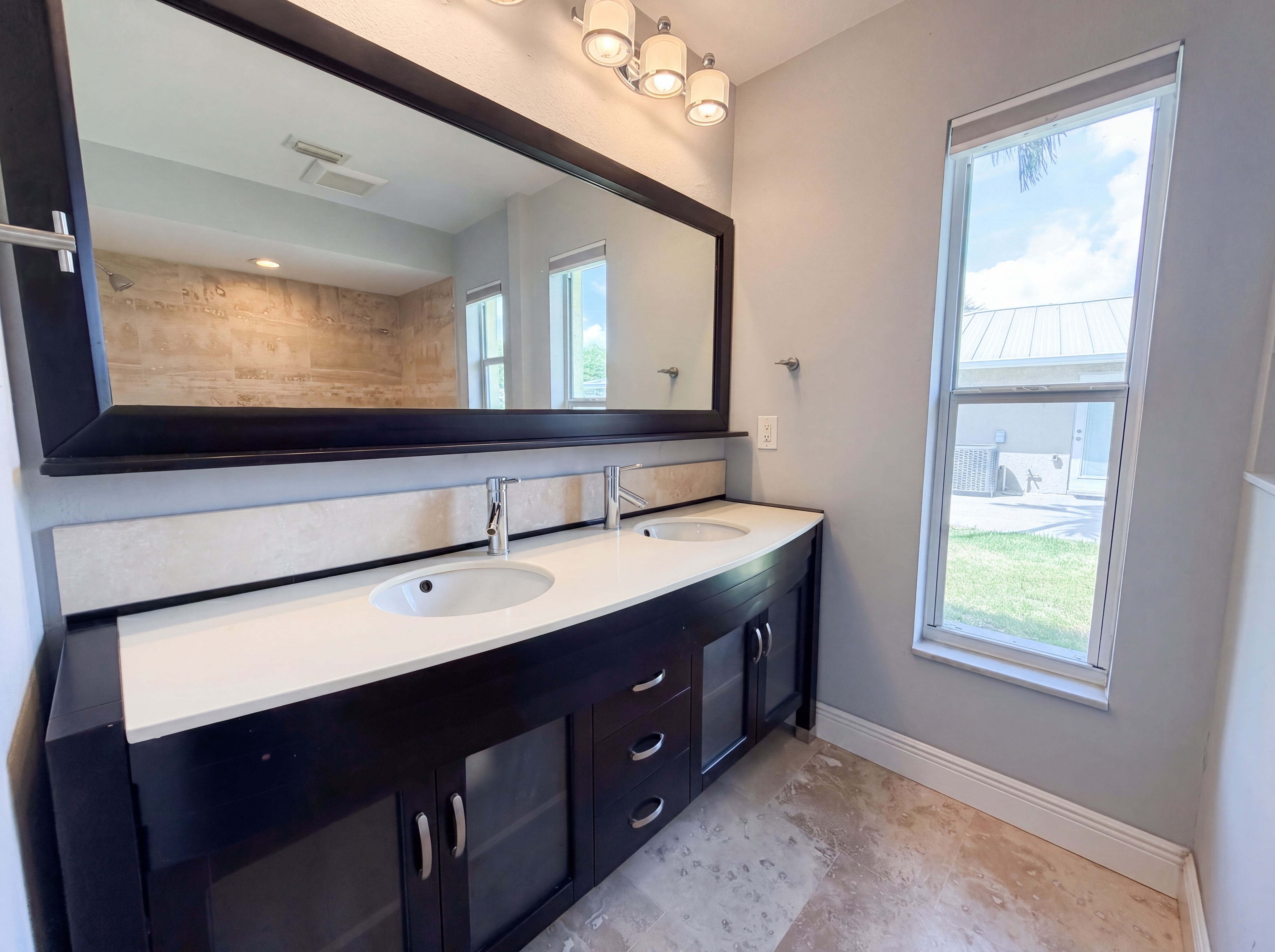 Photo 20 of 33 of 5644 Eichen Cir W, Fort Myers, FL