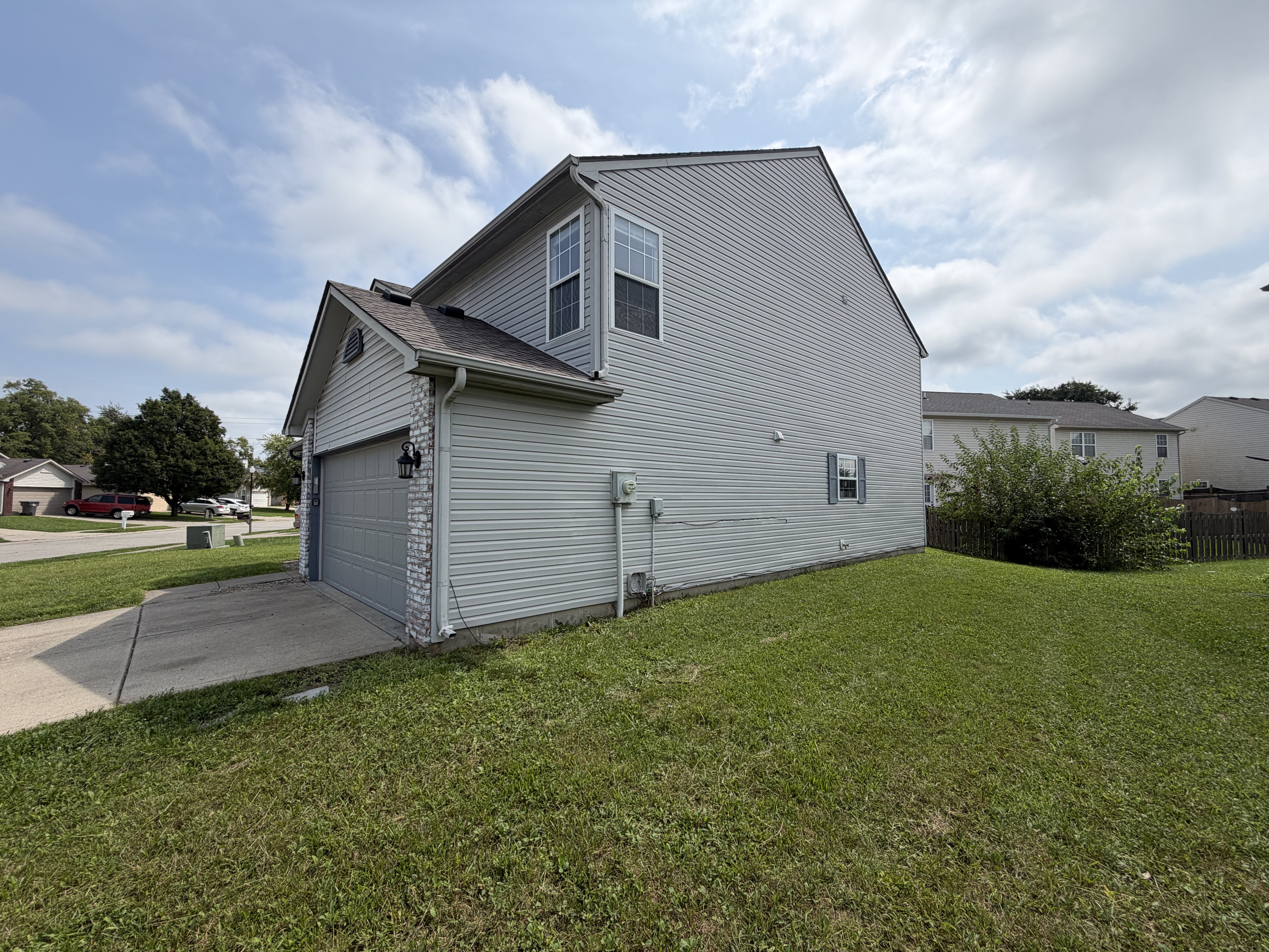 Photo 27 of 35 of 11307 Narrowleaf Dr, Indianapolis, IN