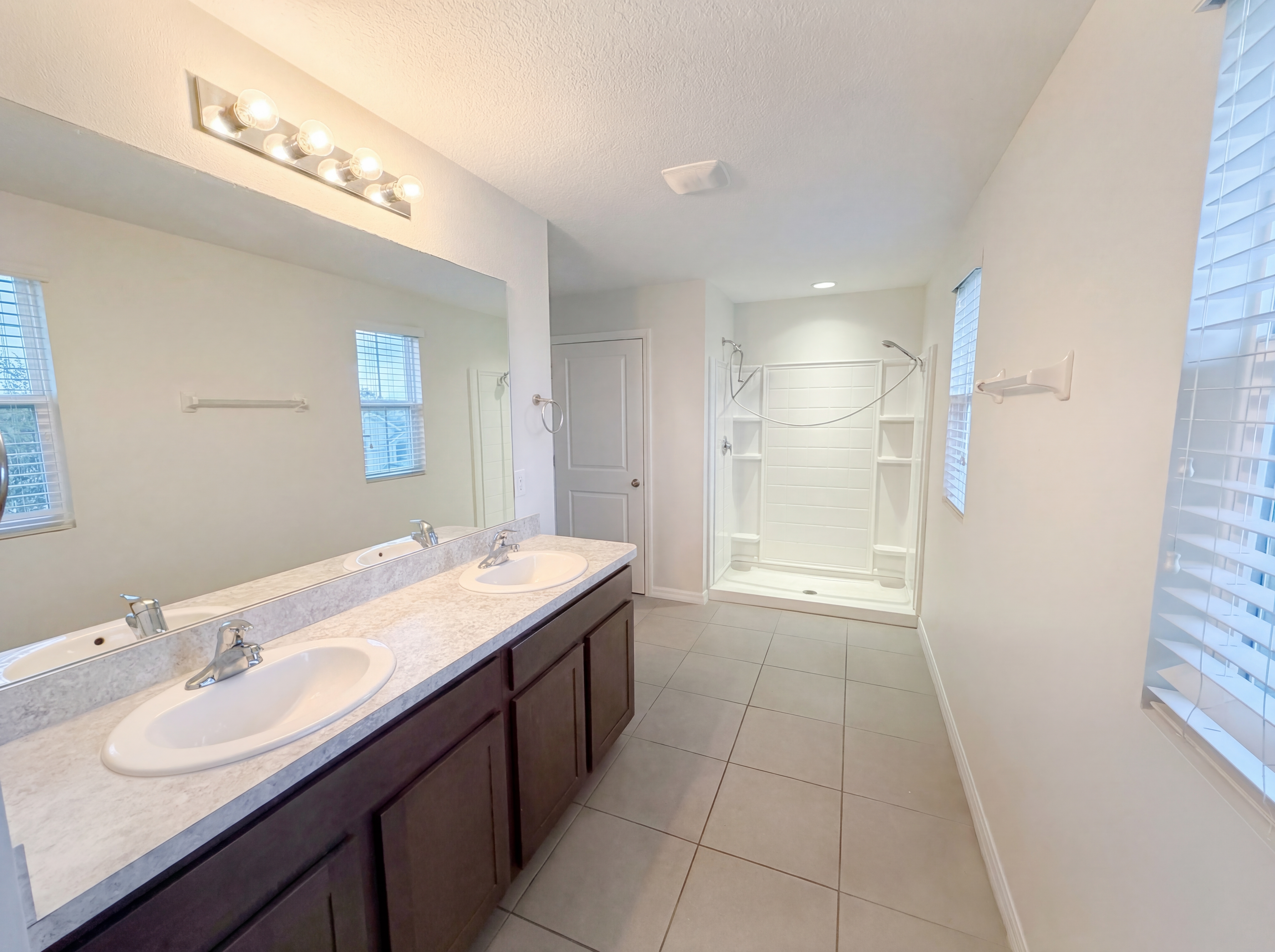 Photo 6 of 34 of 35687 Hillbrook Ave, Zephyrhills, FL