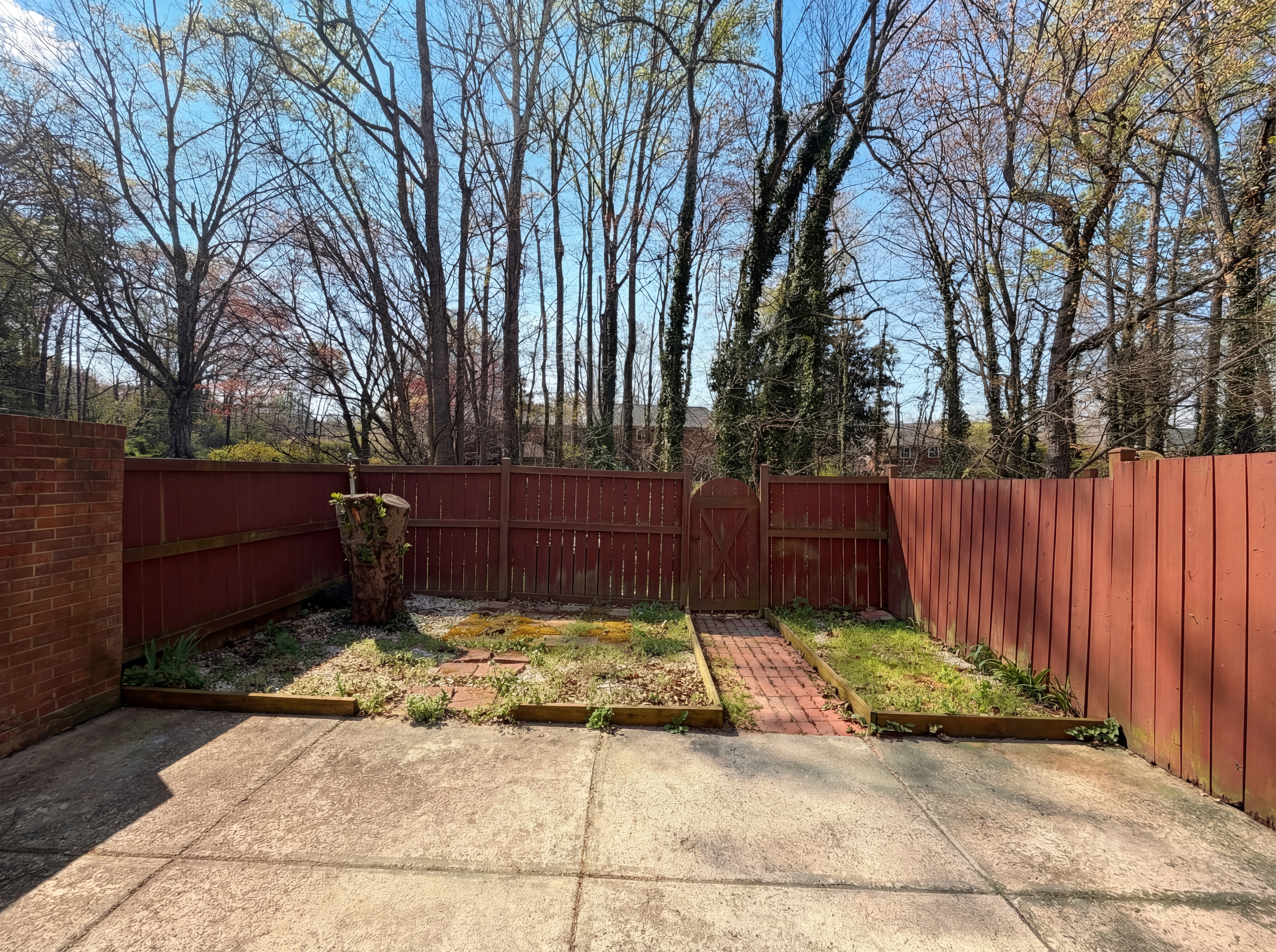 Photo 8 of 23 of 4050 Huntingreen Ln, Winston Salem, NC