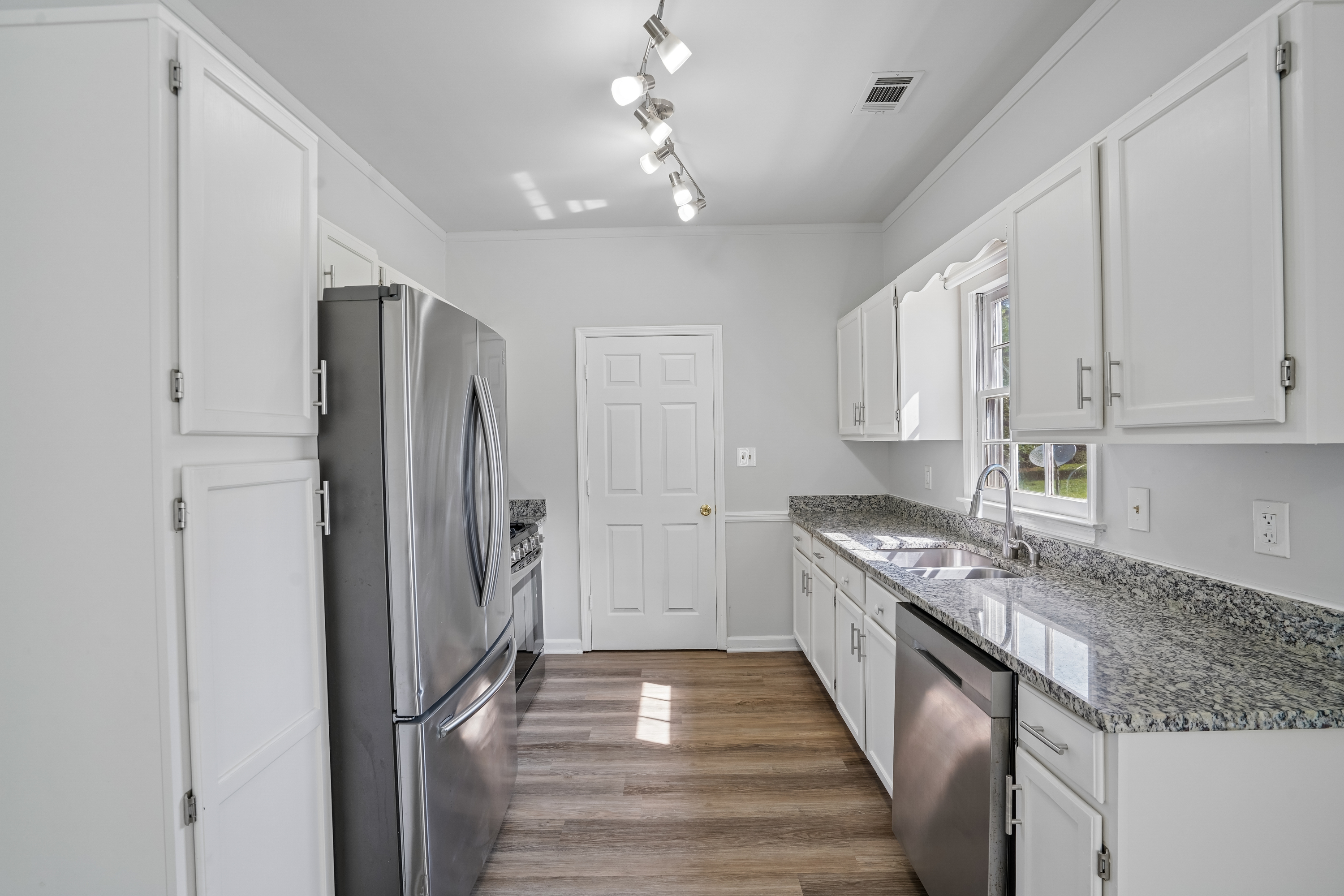 Photo 2 of 40 of 2 Sumer Ln S, Douglasville, GA
