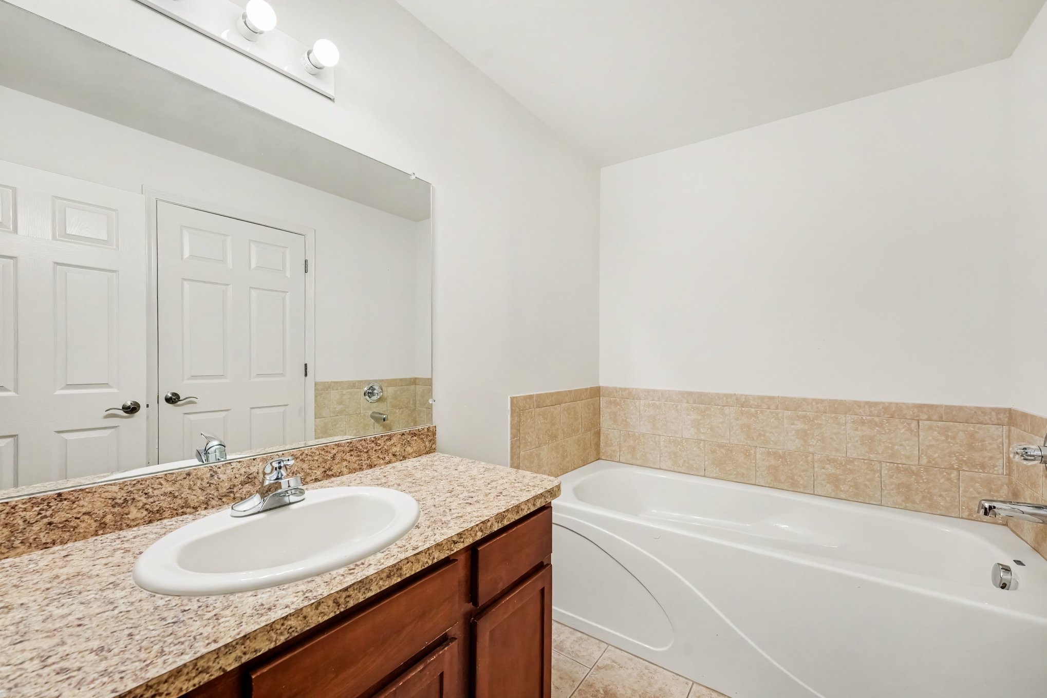 Photo 14 of 24 of 5151 Parsley Dr, Shelby Township, MI