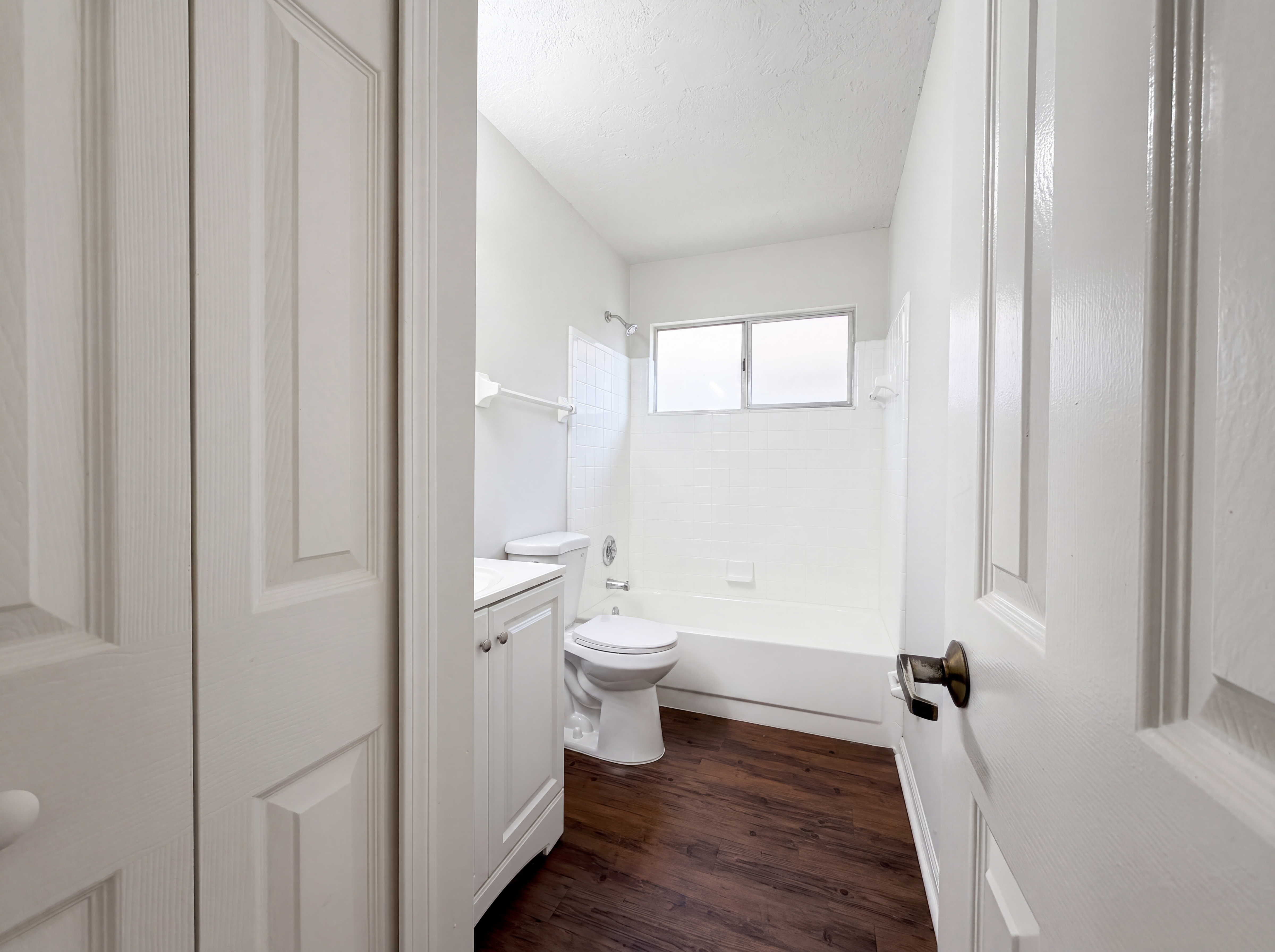 Photo 13 of 23 of 2512 Townsquare Dr, Jacksonville, FL