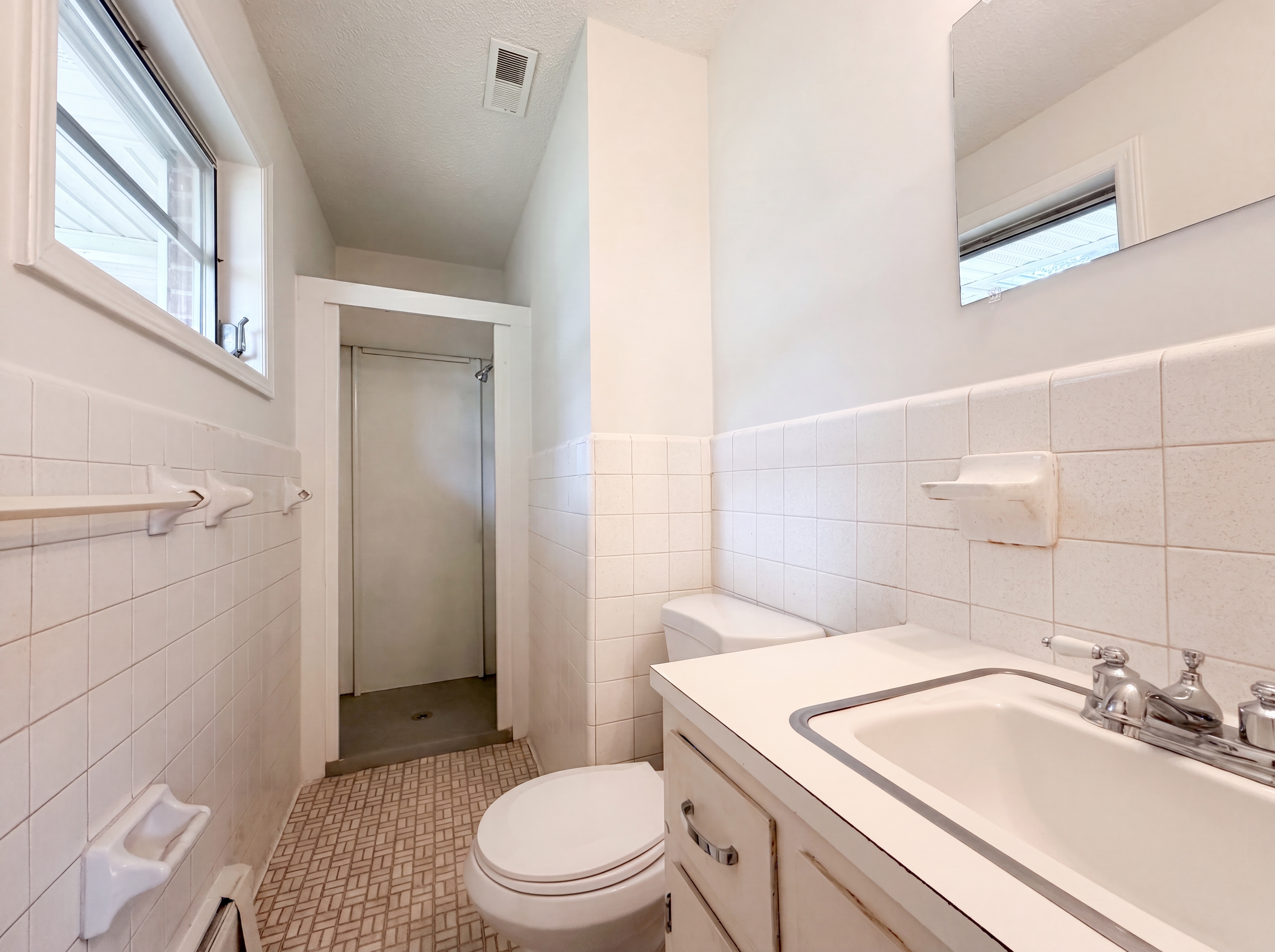 Photo 11 of 21 of 1580 W Cloaninger Ave, Statesville, NC