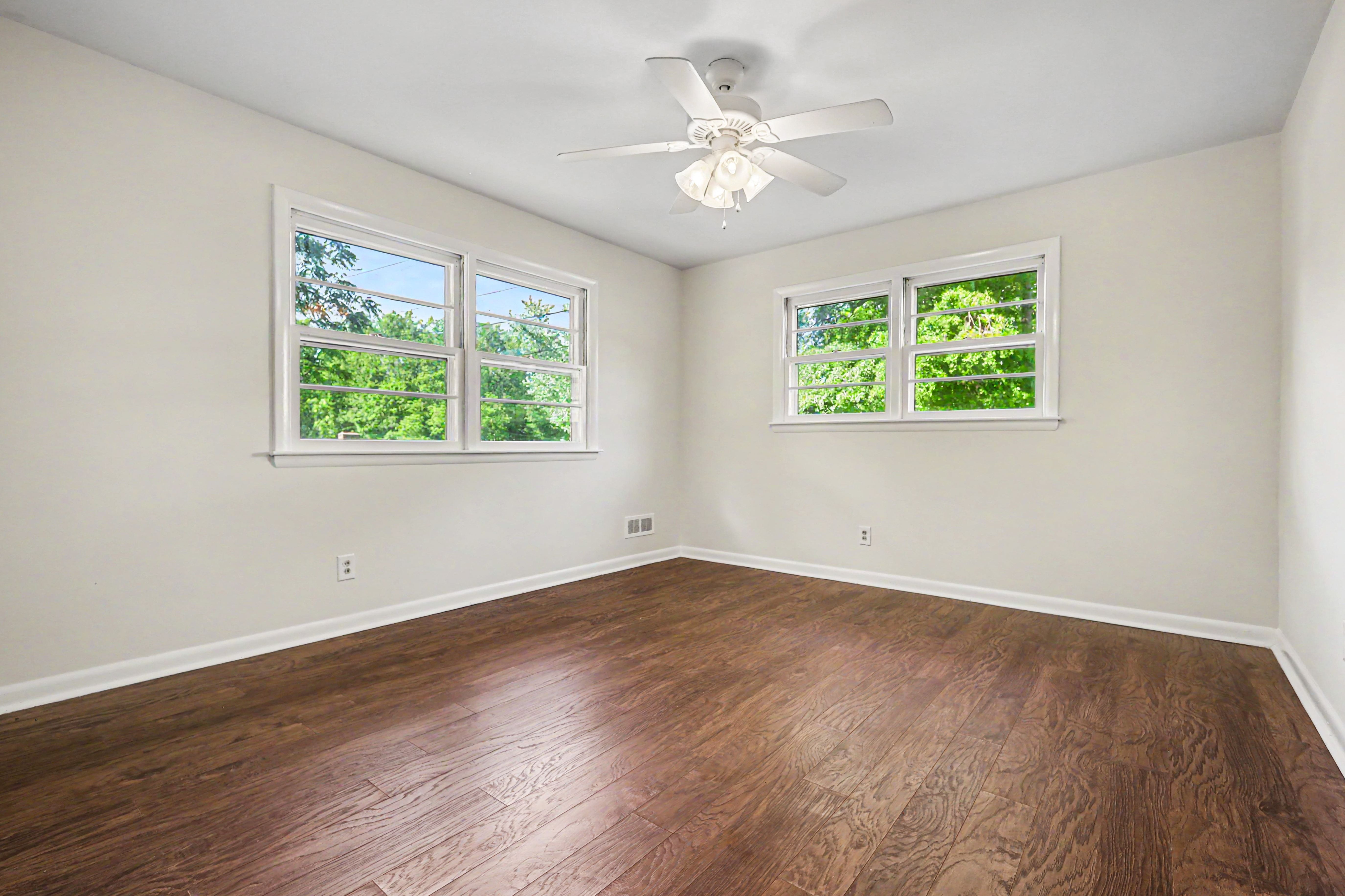 Photo 10 of 23 of 211 Windsor Dr, Shelby, NC