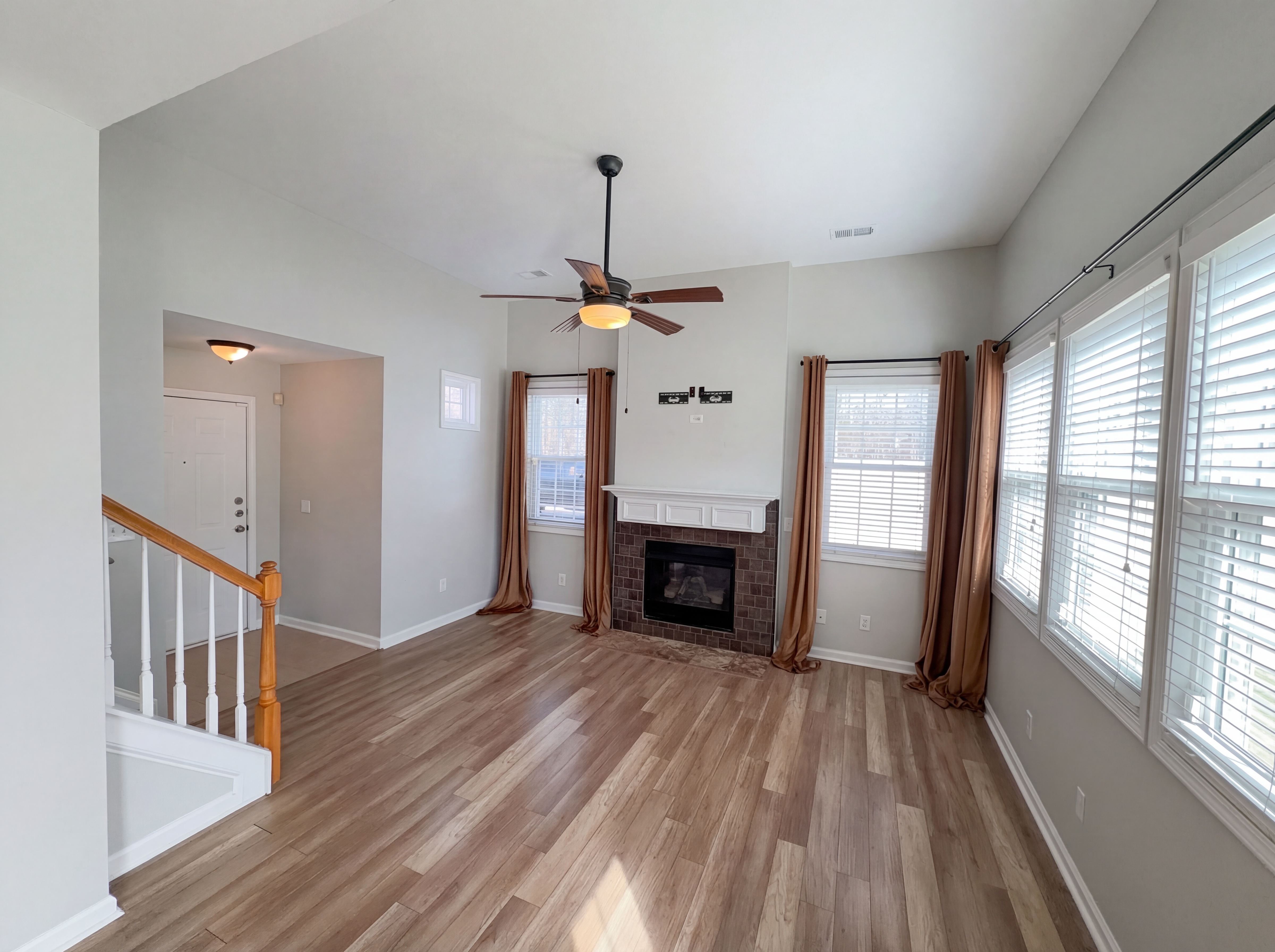 Photo 3 of 19 of 244 Manley Ct, Woodstock, GA