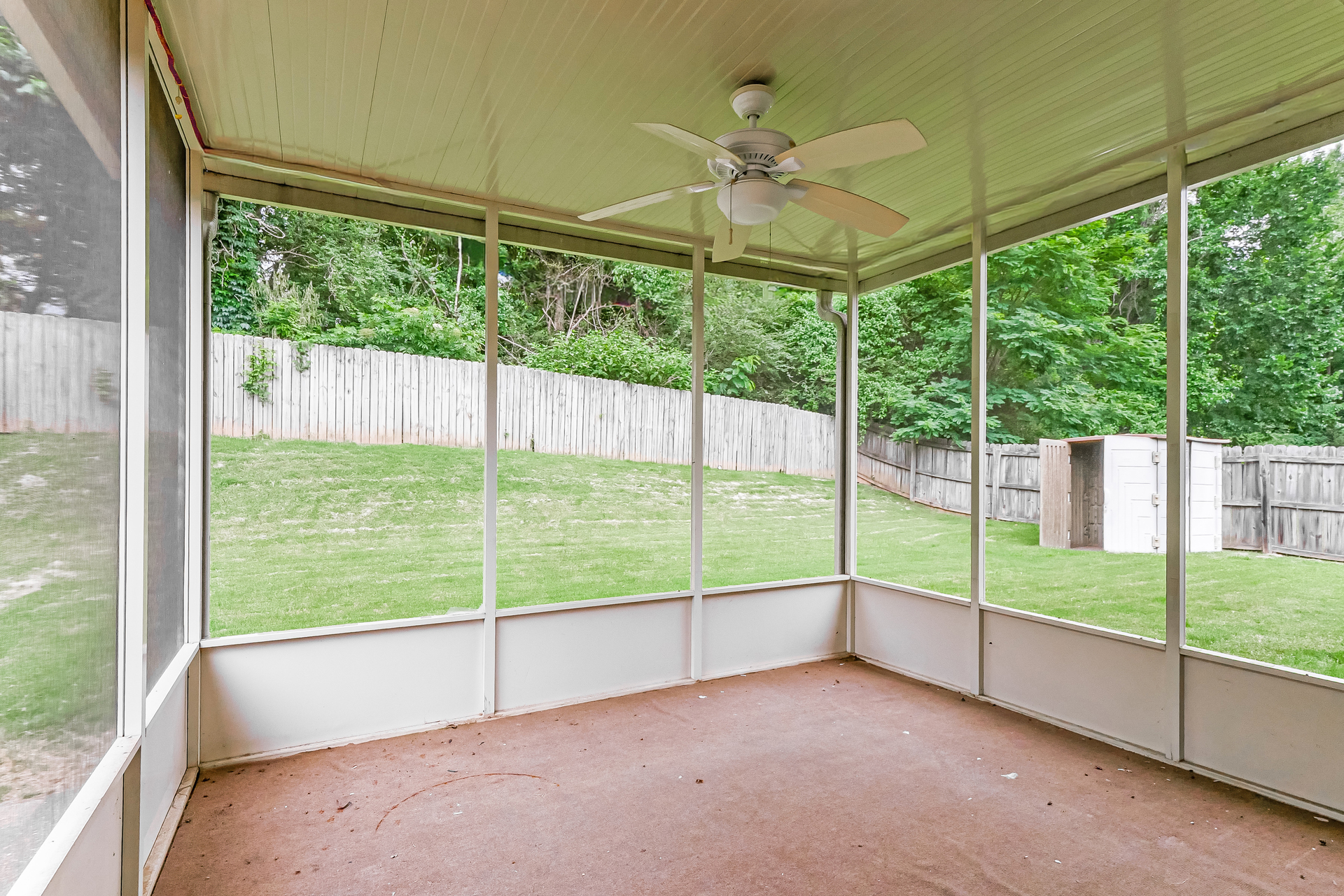 Photo 13 of 22 of 5634 Tulip Grove Dr, Memphis, TN