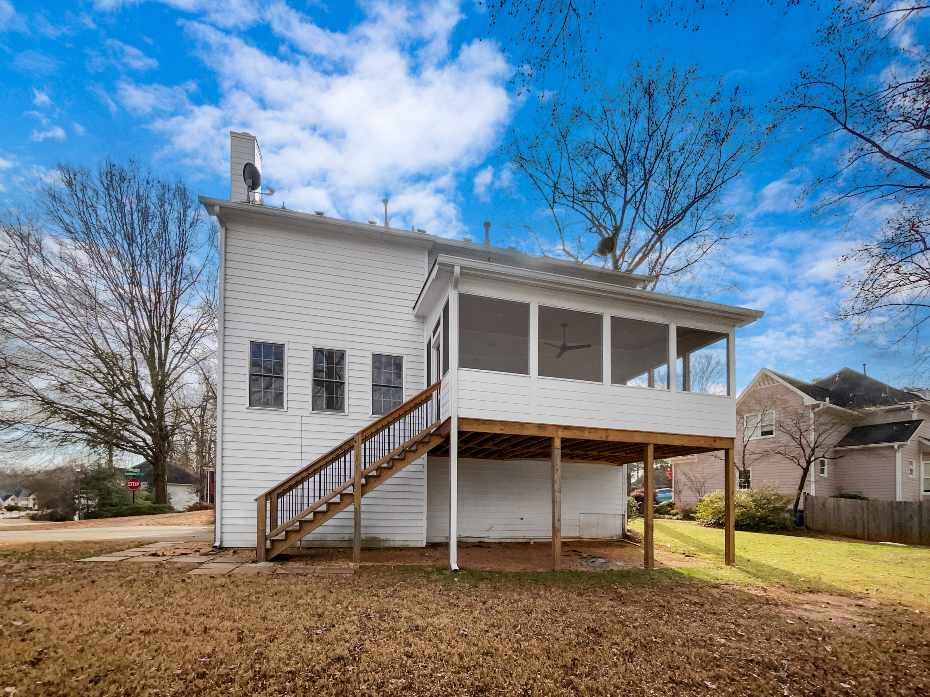 Photo 10 of 68 of 1370 Providence Dr, Lawrenceville, GA
