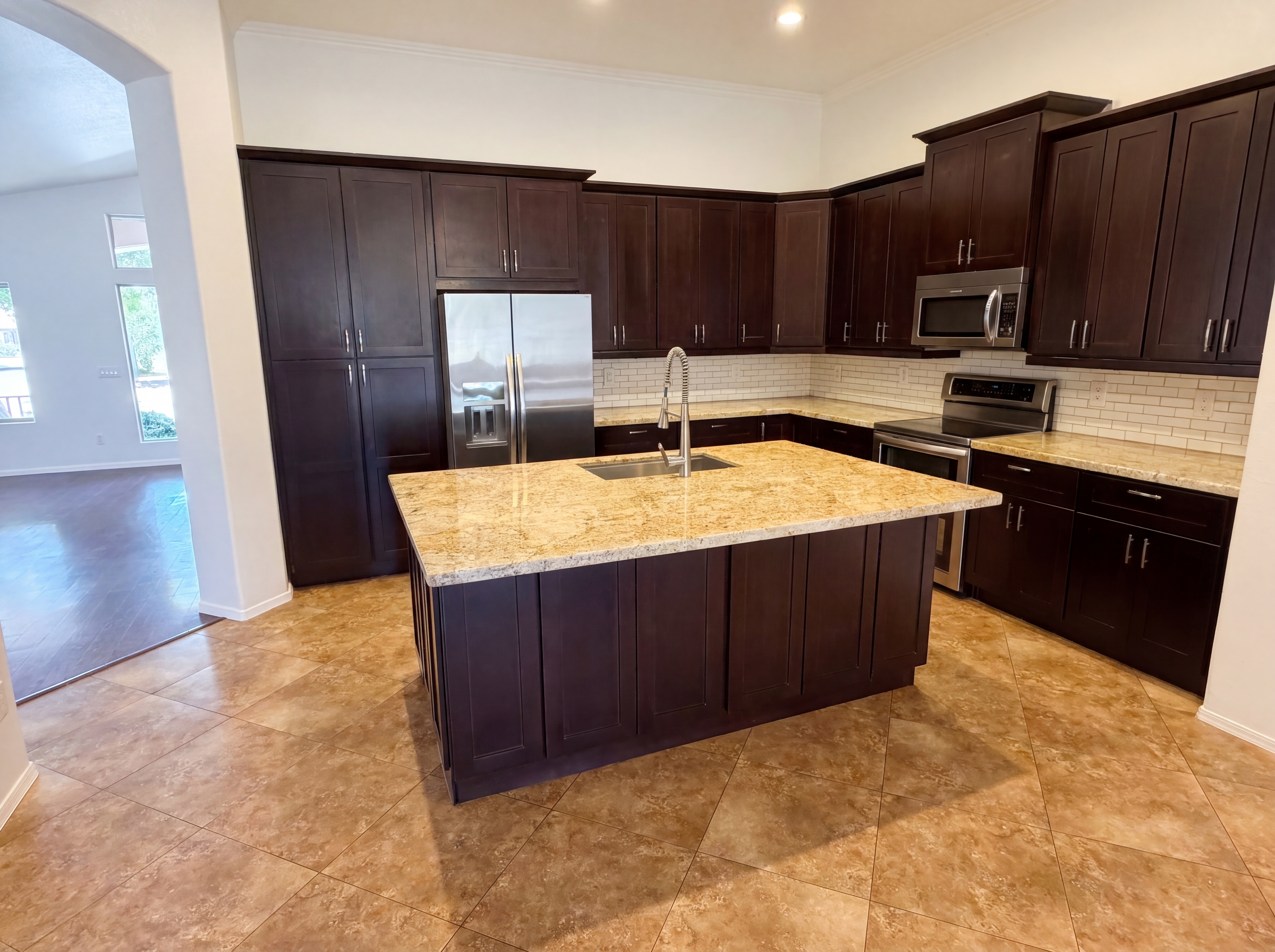 Photo 12 of 32 of 7908 W Deanna Dr, Peoria, AZ