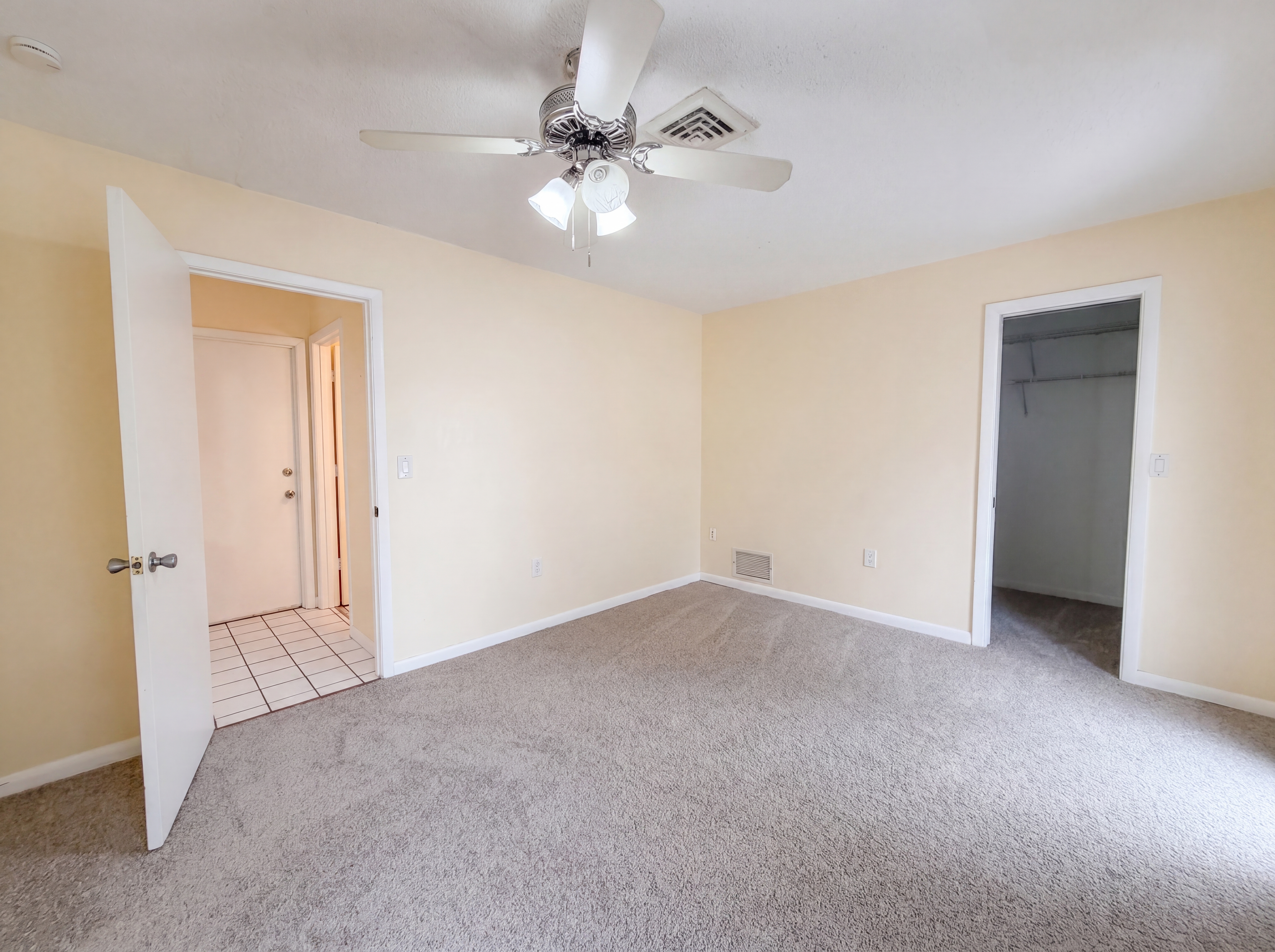Photo 17 of 39 of 1301 Lucaya Ave, Venice, FL