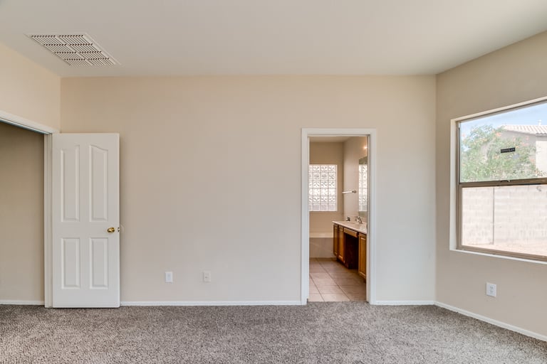 Photo 9 of 23 - 9430 W Berkeley Rd, Phoenix, AZ 85037