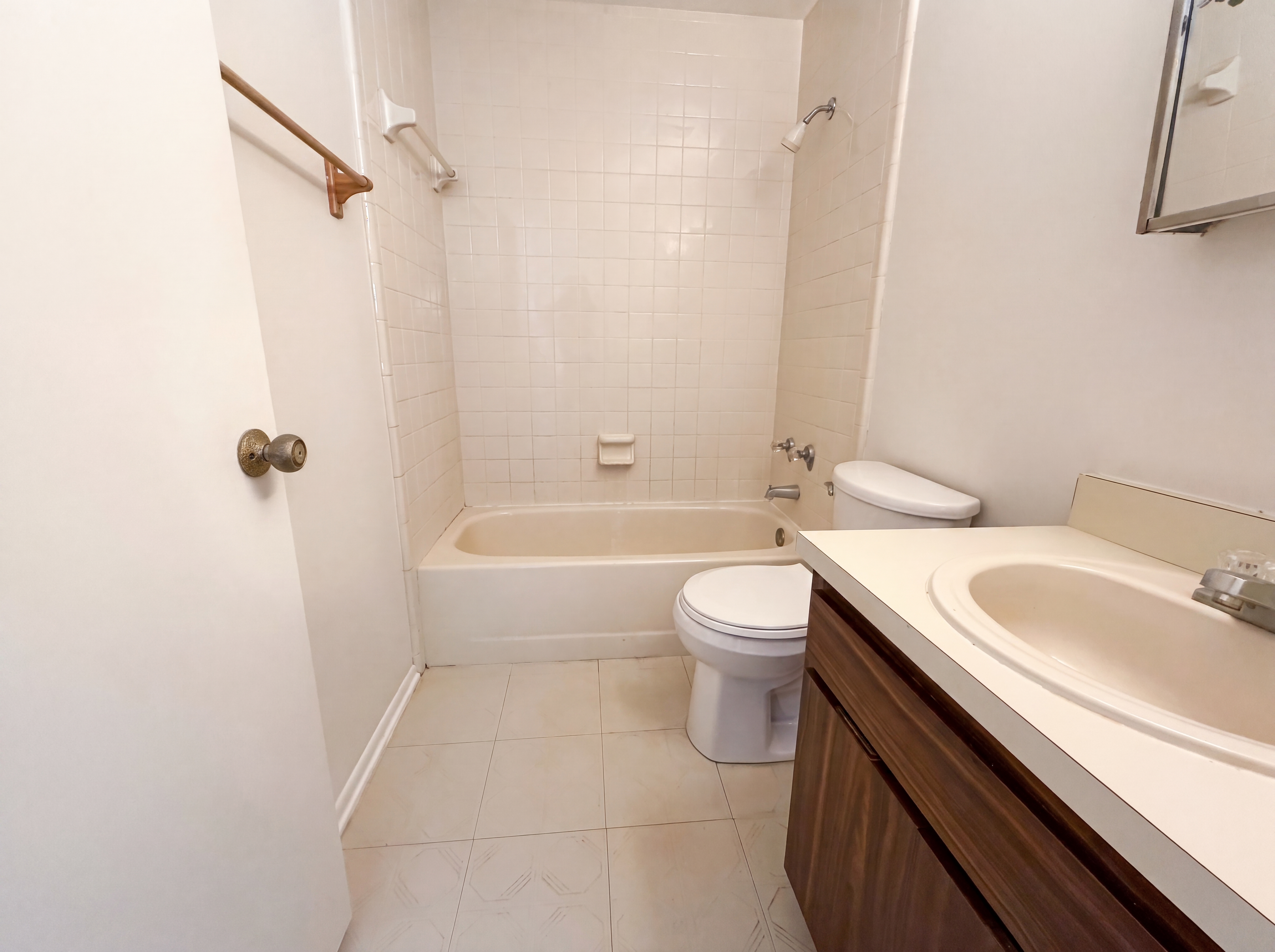 Photo 14 of 27 of 5720 Kneeland Ln, Tampa, FL