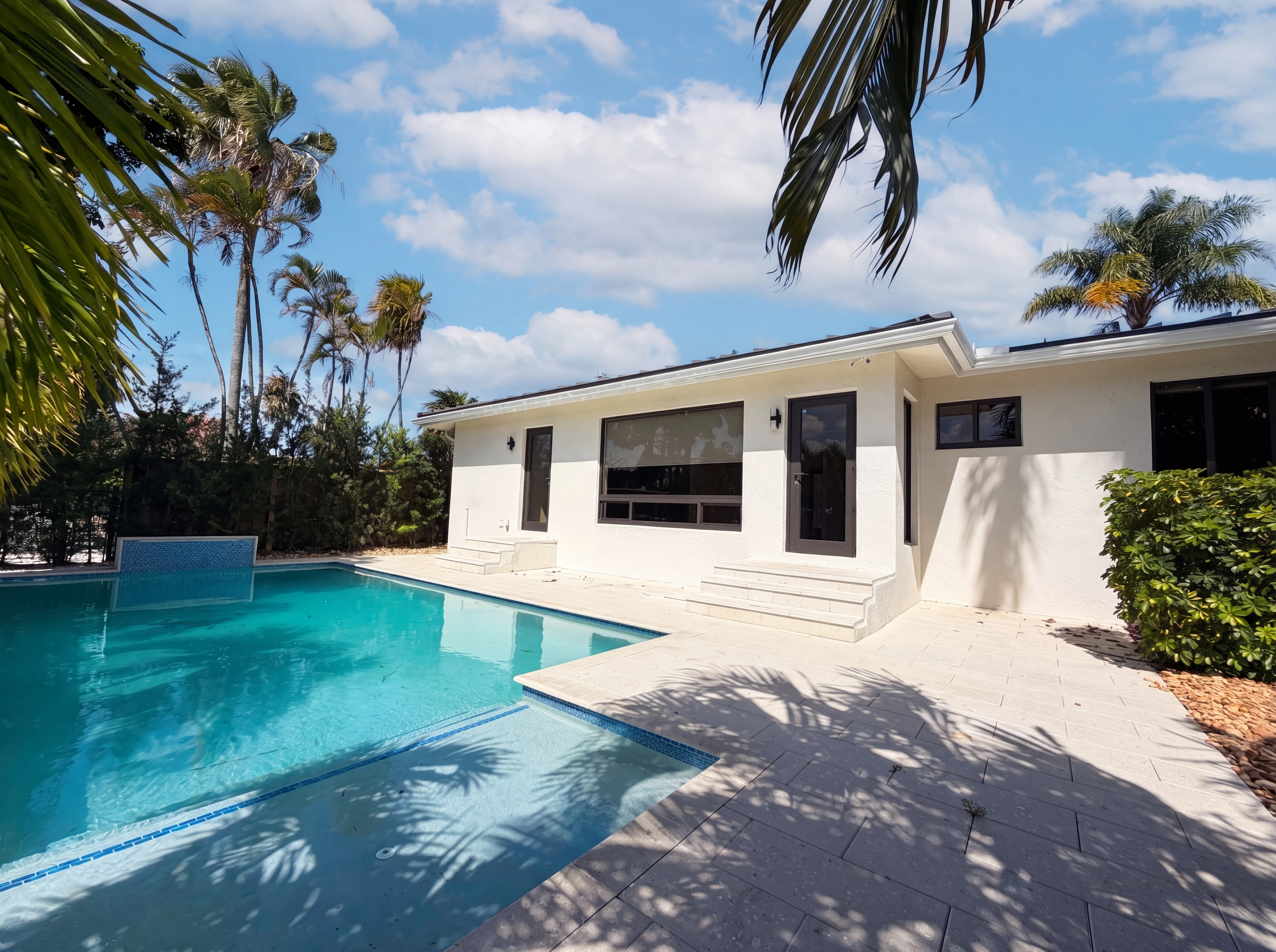 Photo 5 of 17 of 1717 NE 20th Ave, Fort Lauderdale, FL
