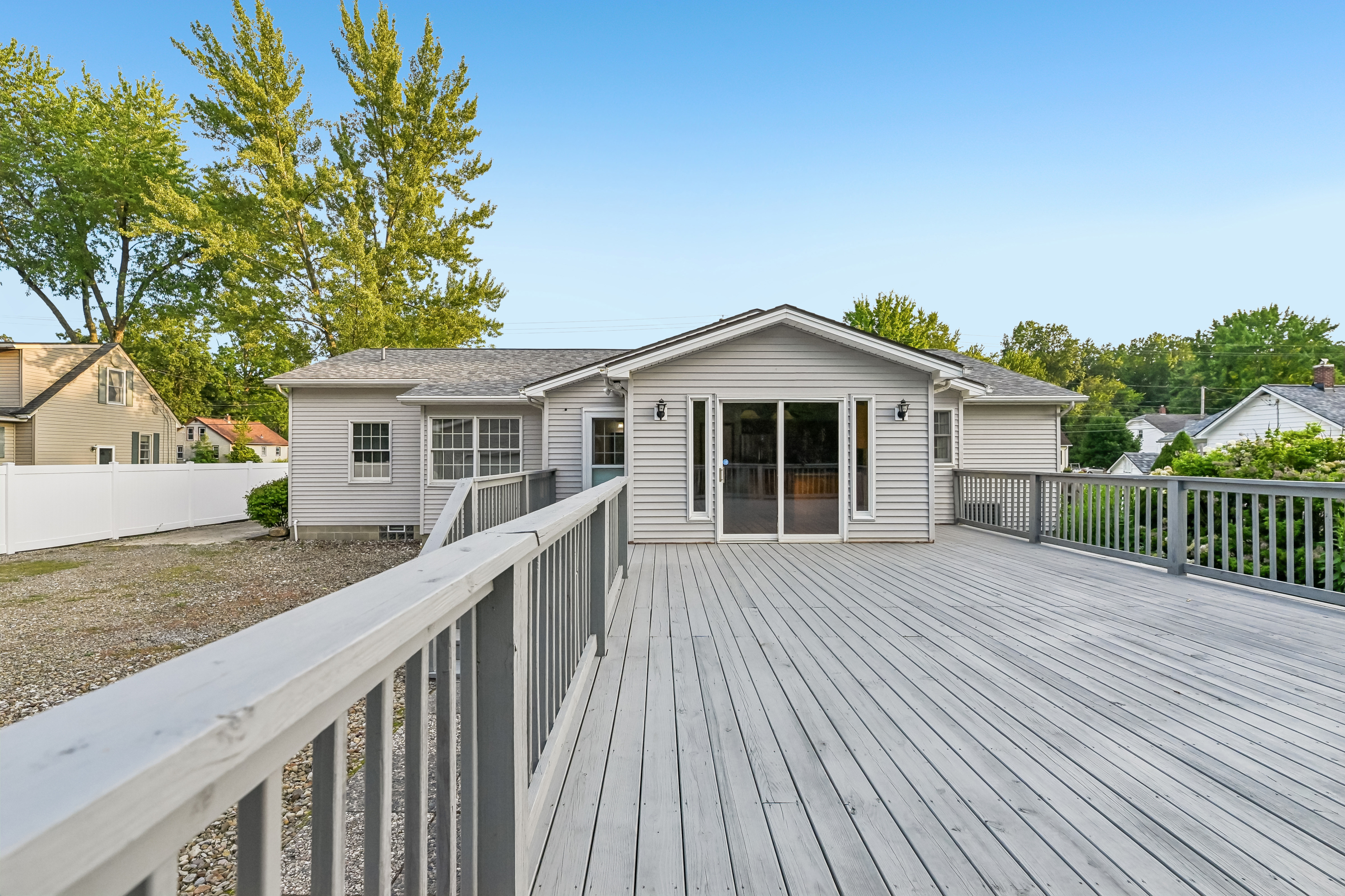 Photo 24 of 42 of 2145 Overland Ave NE, Warren, OH