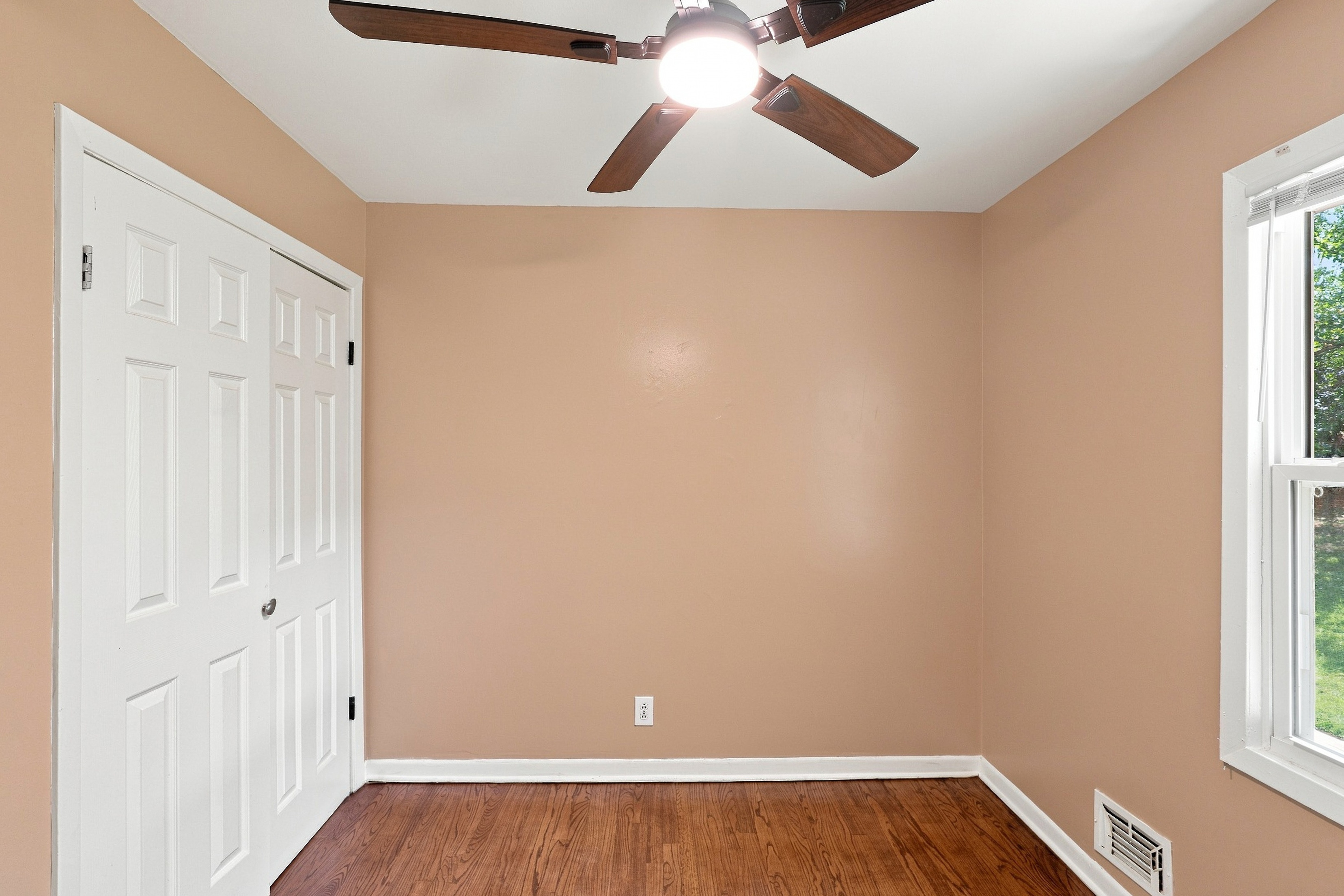 Photo 15 of 34 of 3713 Elkridge Dr, Decatur, GA