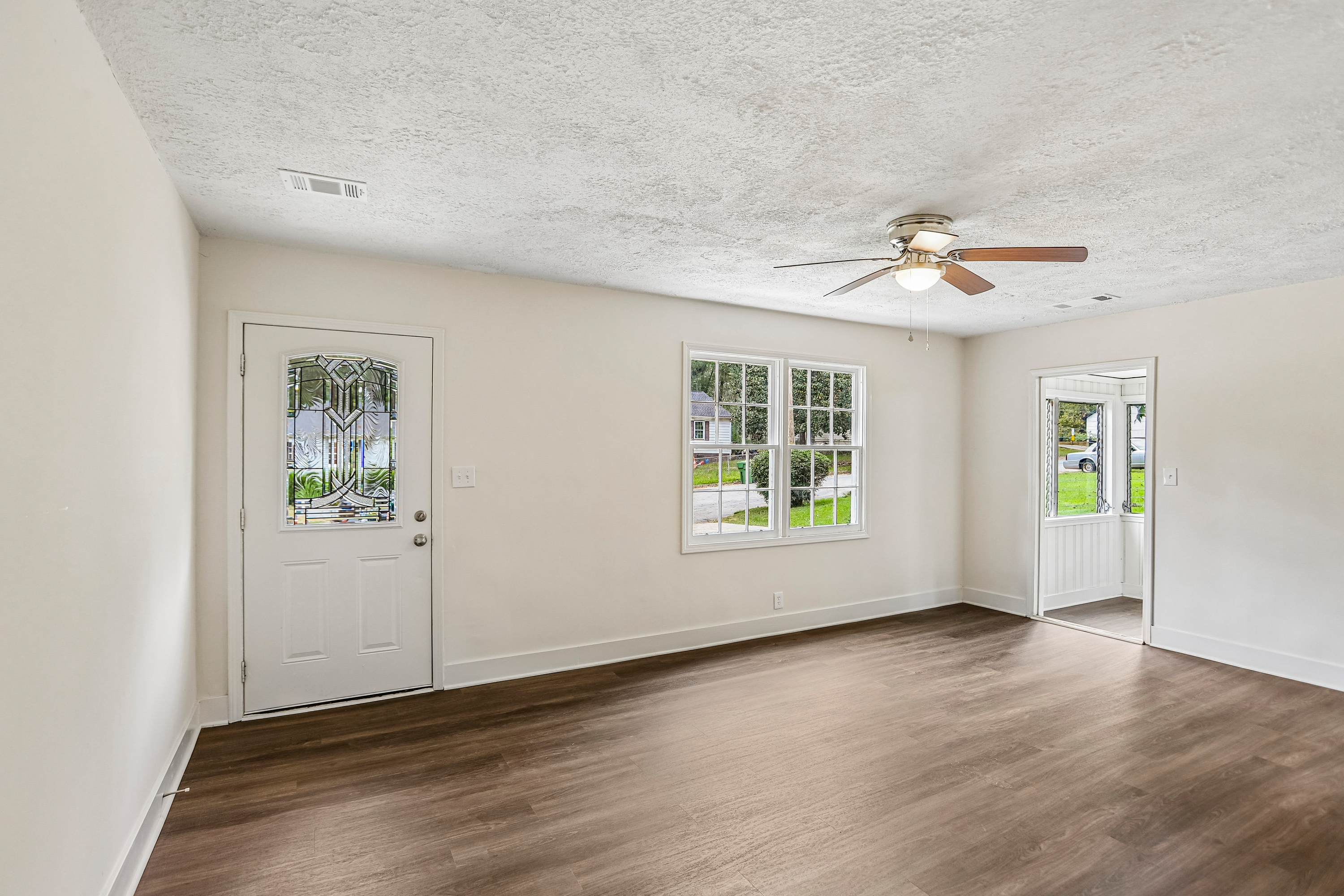 Photo 8 of 53 of 1330 Lynford Dr SW, Atlanta, GA