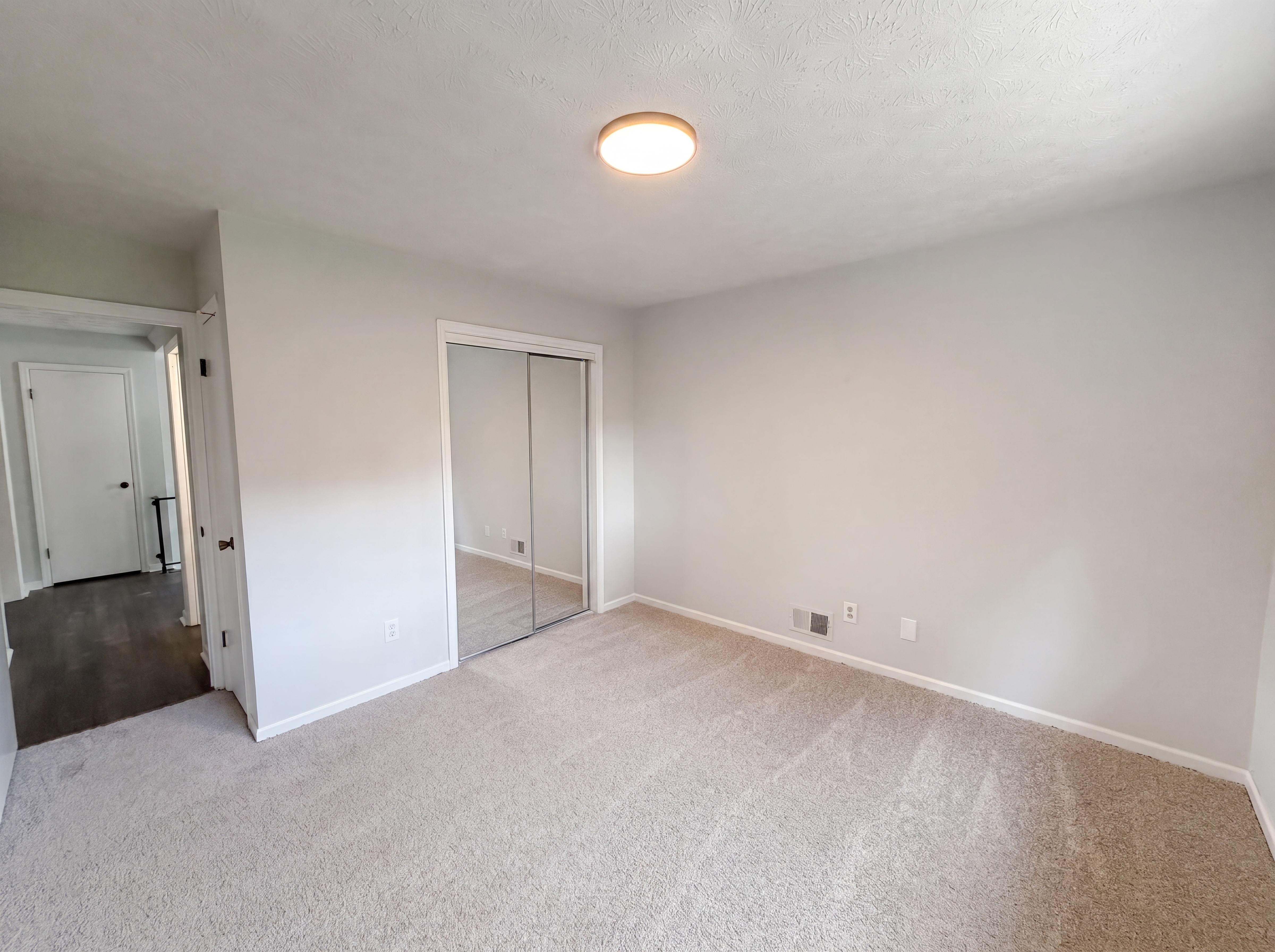 Photo 9 of 18 of 3630 Creekview Cir, Atlanta, GA
