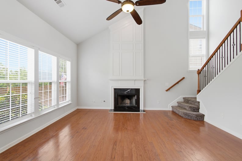 Property photo 3 of 703 Aroura Dr