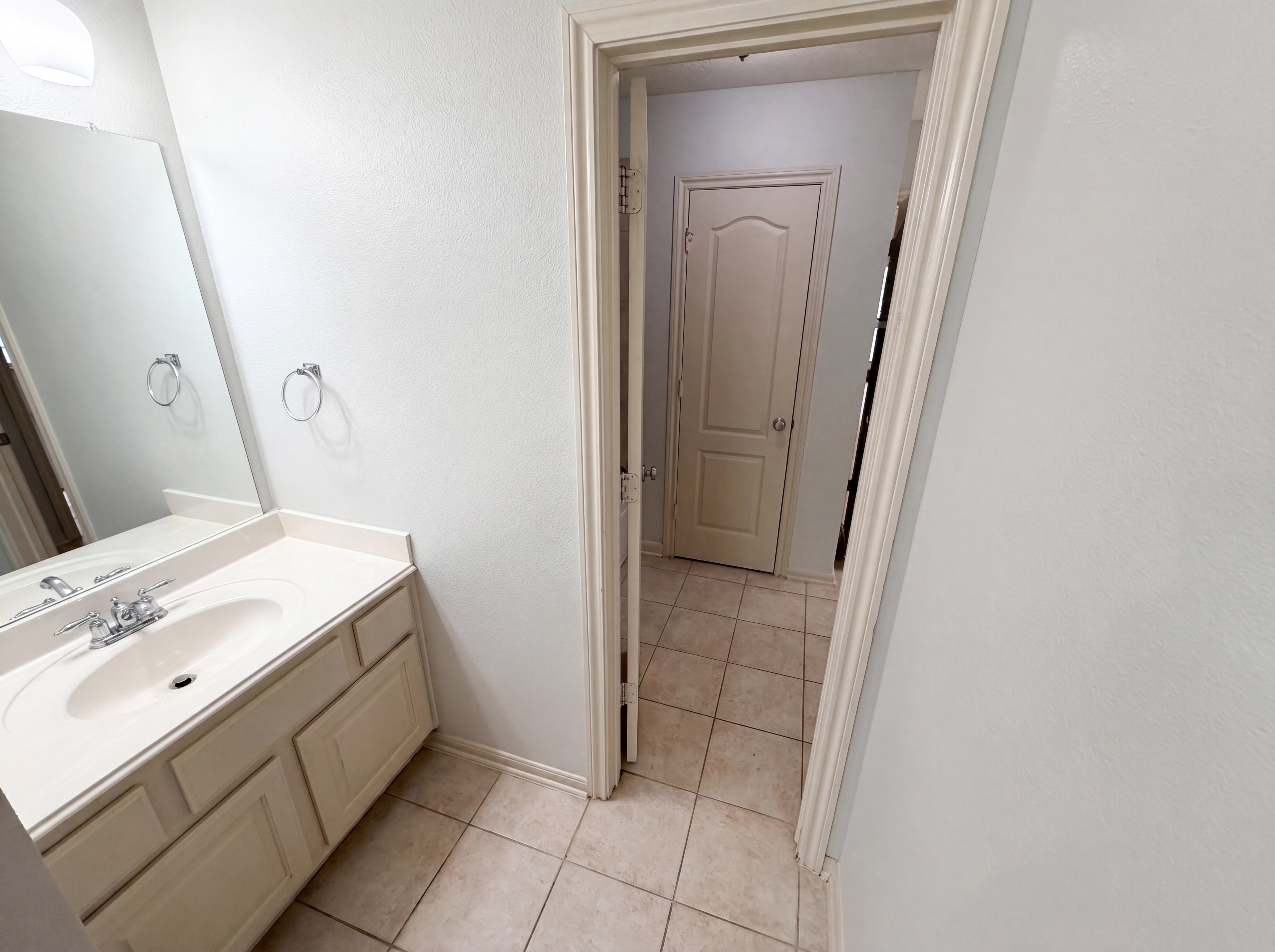 Photo 23 of 36 of 15822 Maple Shores Dr, Houston, TX