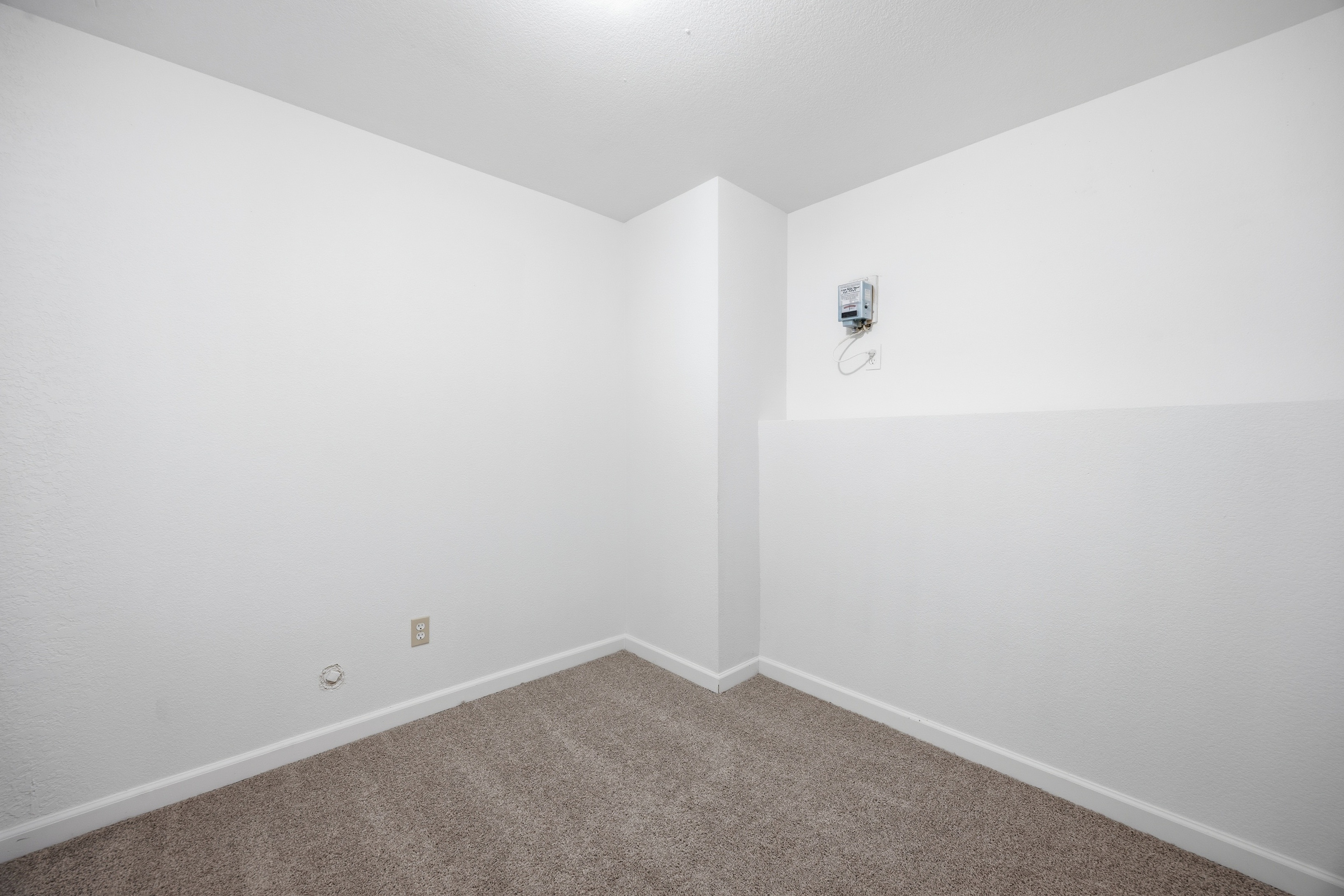 Photo 36 of 51 of 912 Amsterdam Dr, Colorado Springs, CO