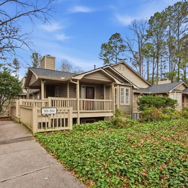 Property photo 1 of 501 Country Park Dr SE