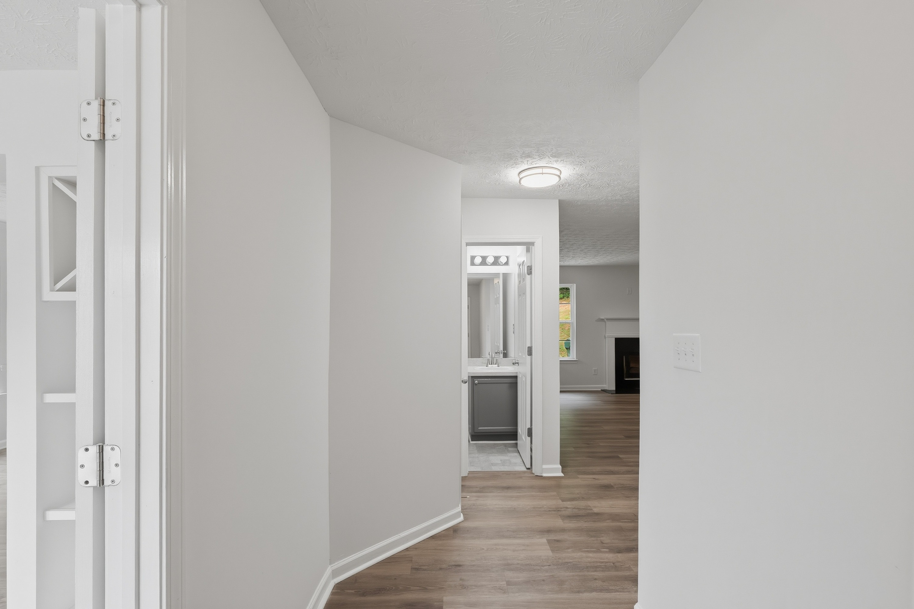 Photo 7 of 41 of 2213 Pine View Trl, Ellenwood, GA