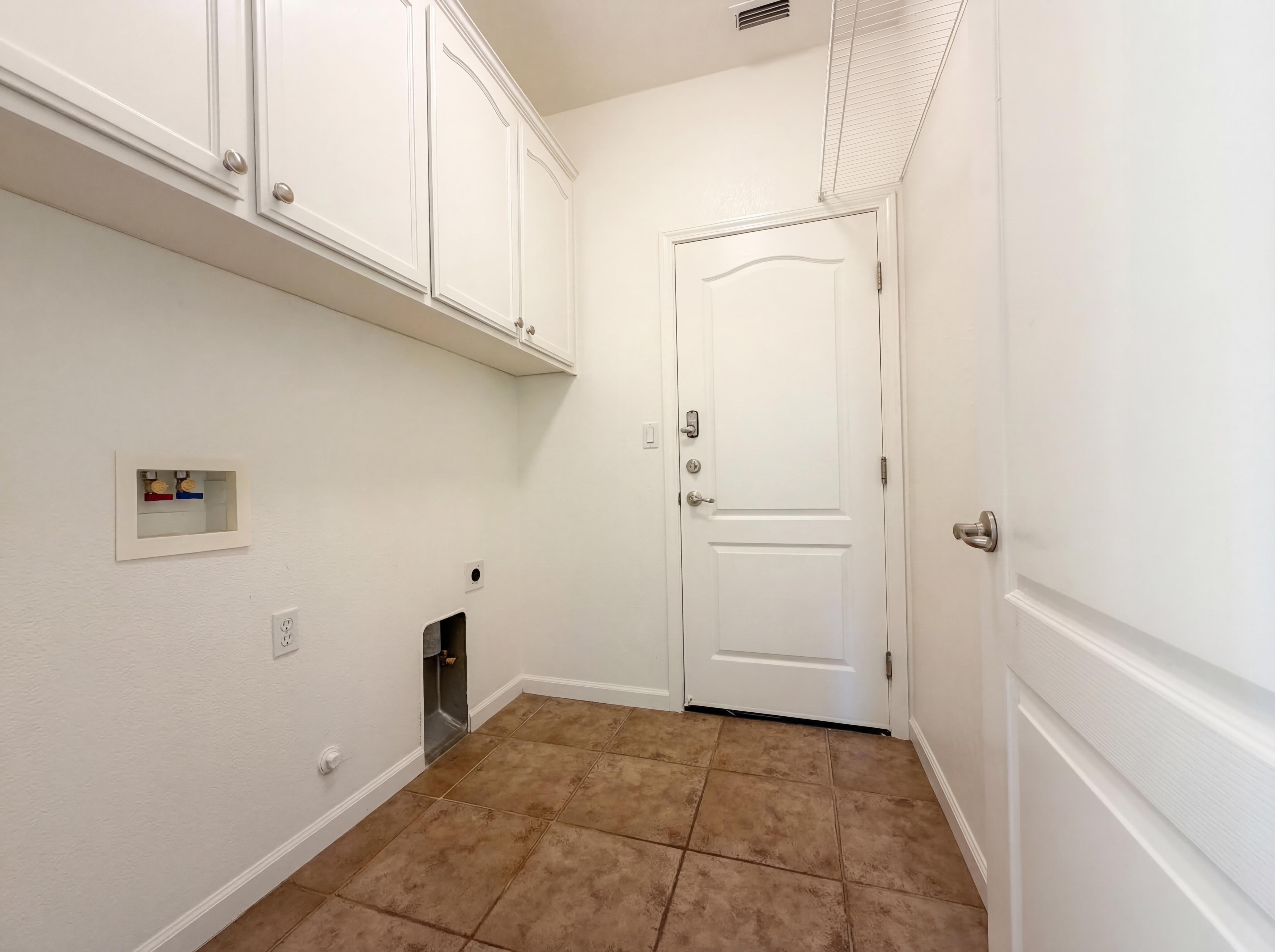 Photo 16 of 22 of 400 Caravaggio Cir, Sacramento, CA