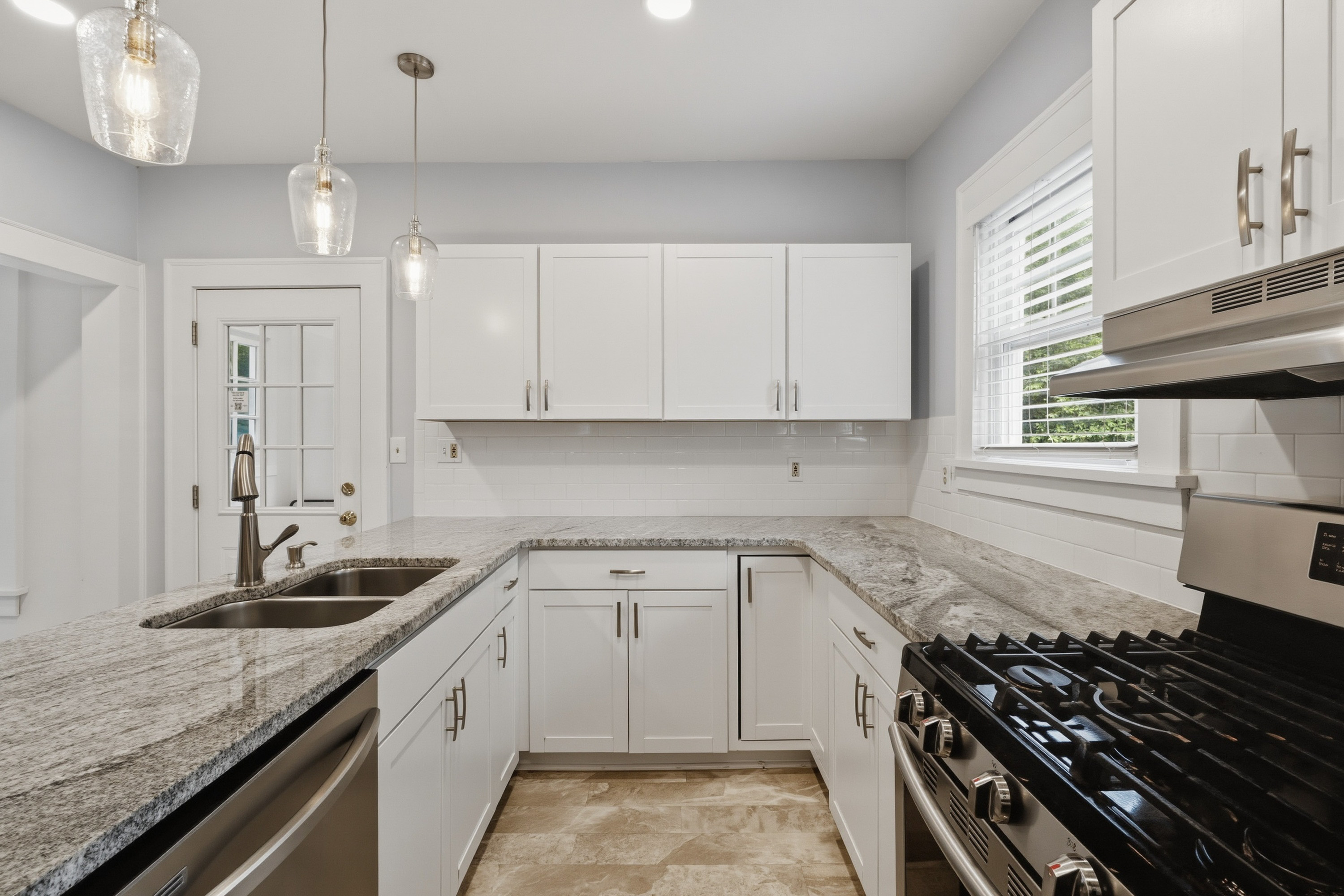 Photo 2 of 37 of 2666 Arbor Ave SE, Atlanta, GA