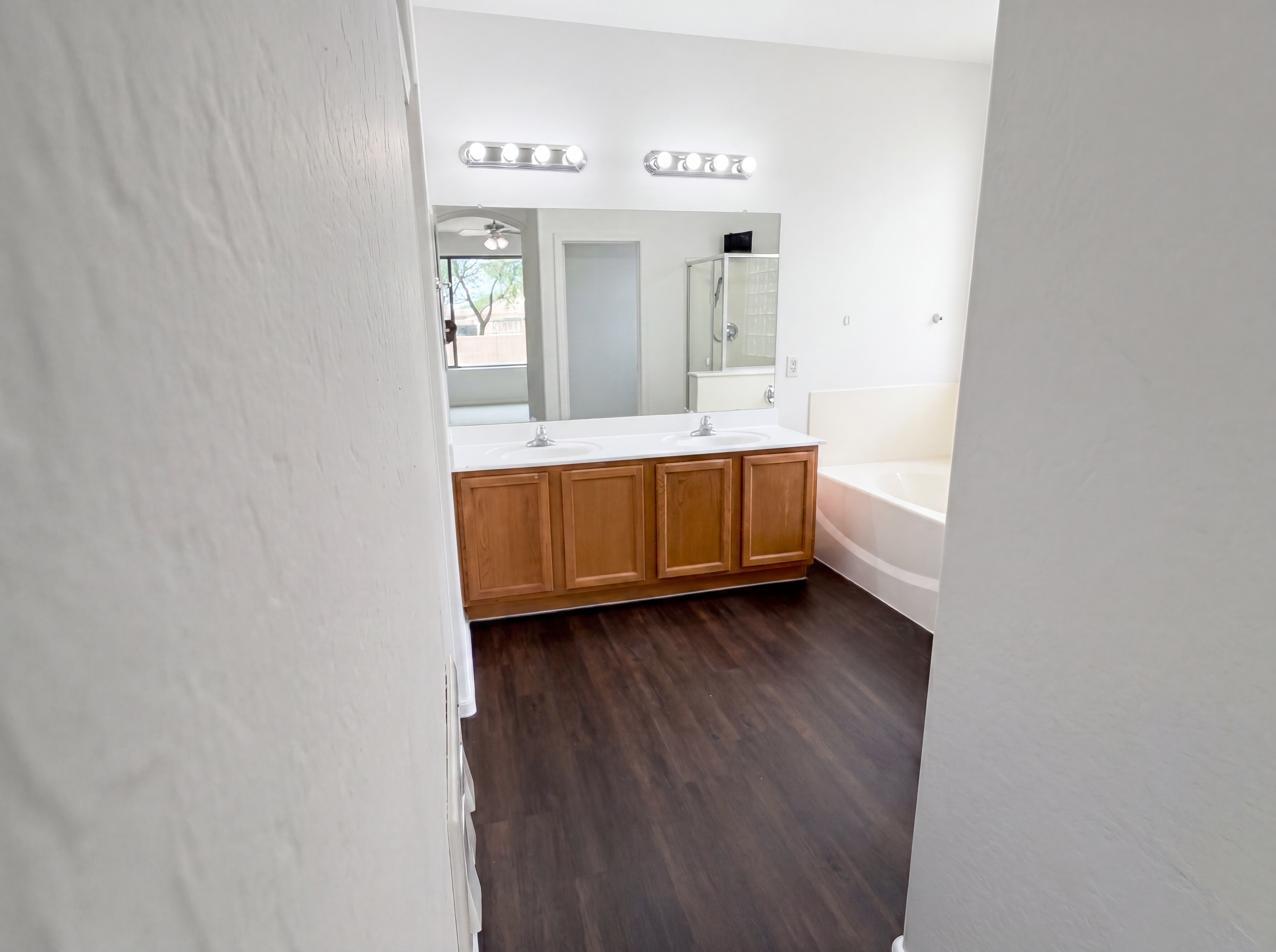 Photo 13 of 30 of 14101 W Windrose Dr, Surprise, AZ