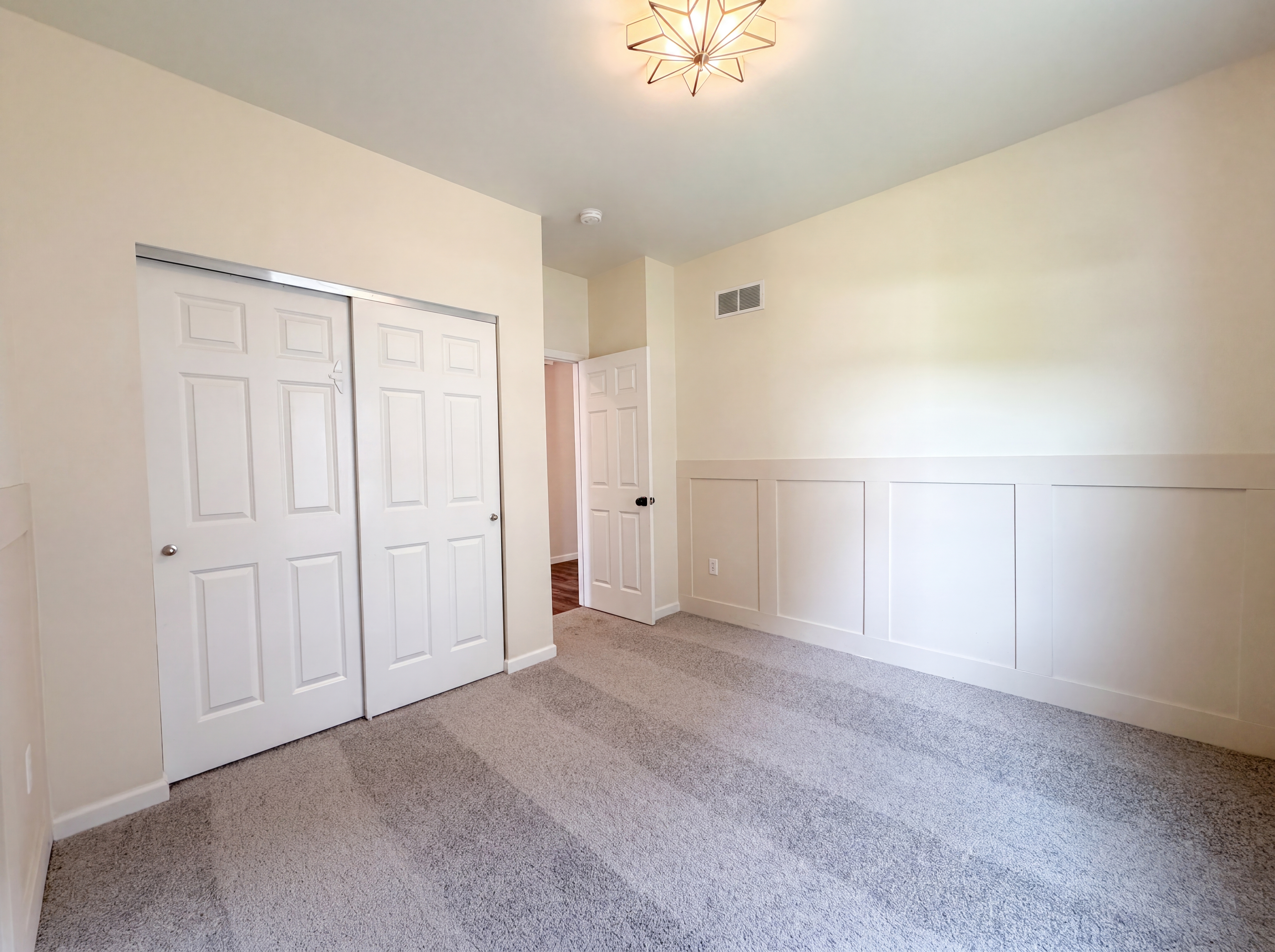 Photo 13 of 22 of 1034 Sweet River Dr, Saint Paul, MO