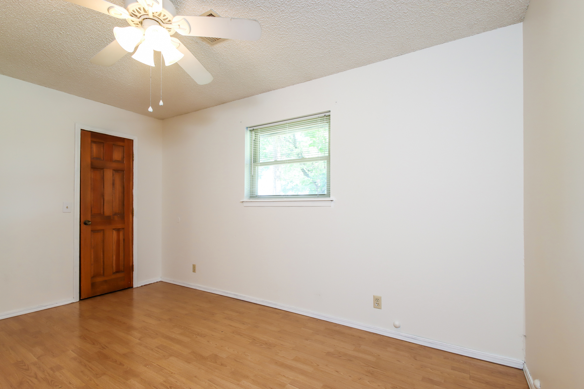 Photo 35 of 46 of 4600 Rolling Hills Dr, Bartlesville, OK