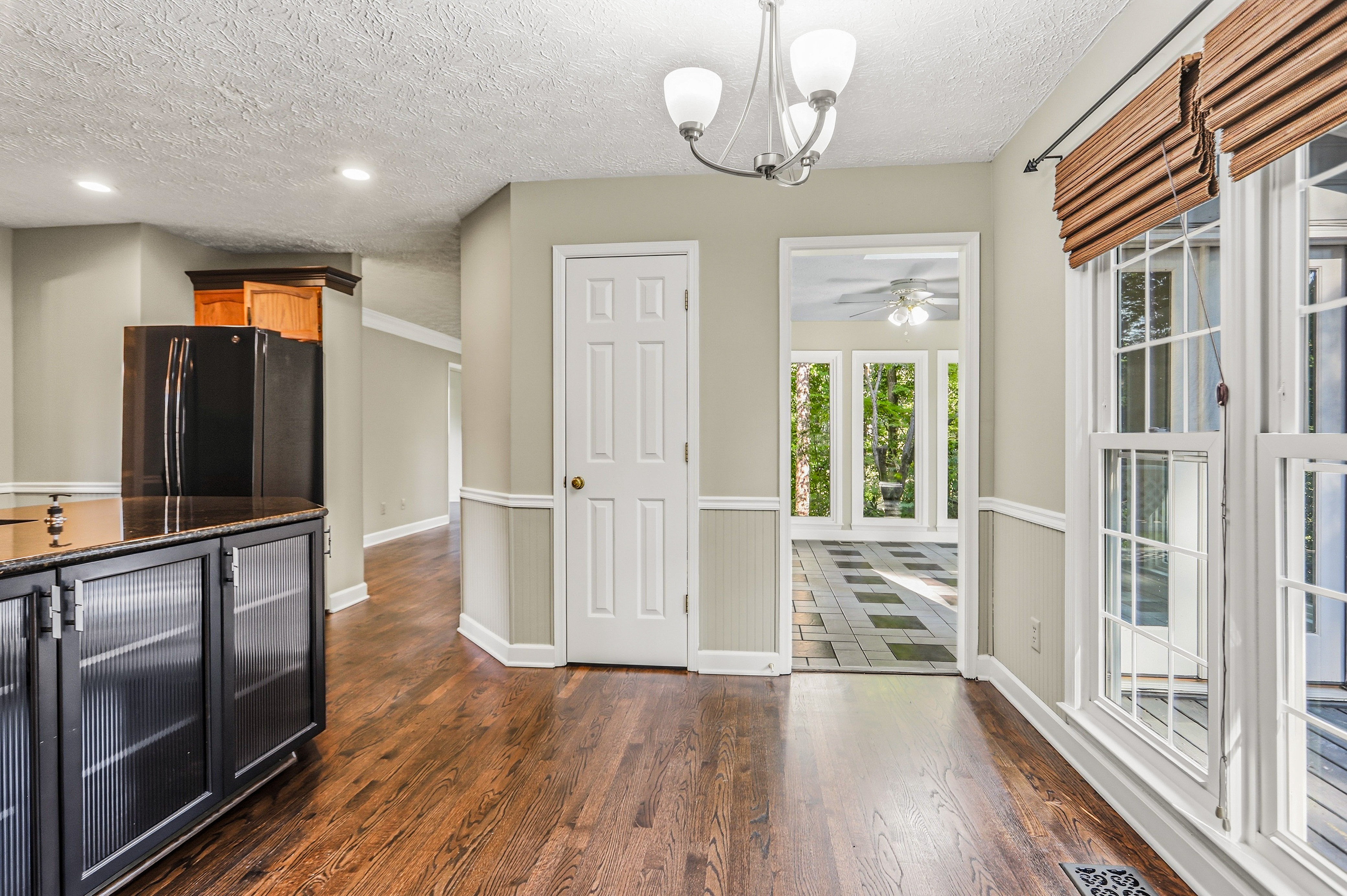 Photo 11 of 56 of 2696 S Arbor Dr, Marietta, GA