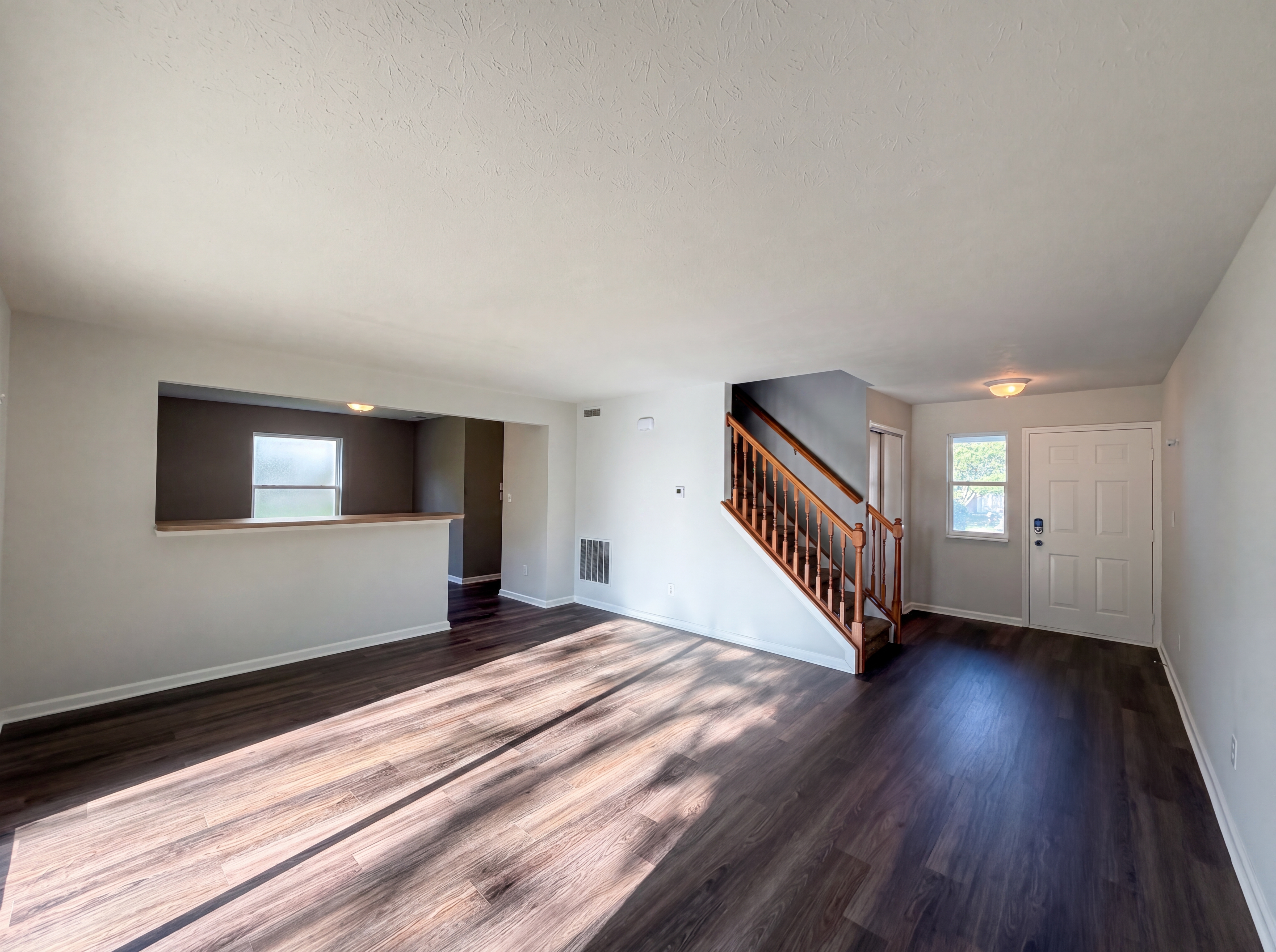 Photo 3 of 18 of 233 White Lick Dr, Indianapolis, IN