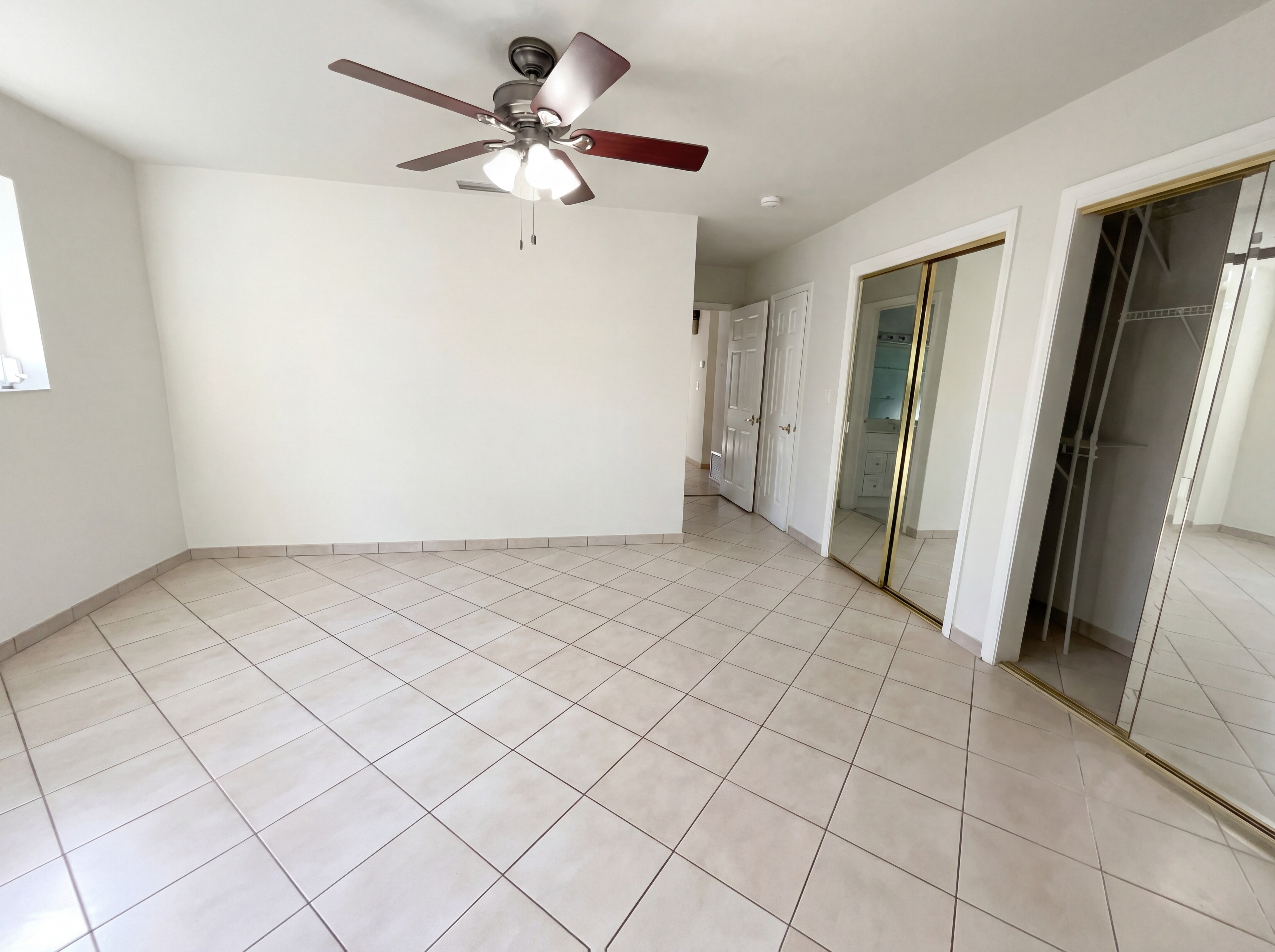 Photo 4 of 21 of 10001 SW 99th Ave, Miami, FL
