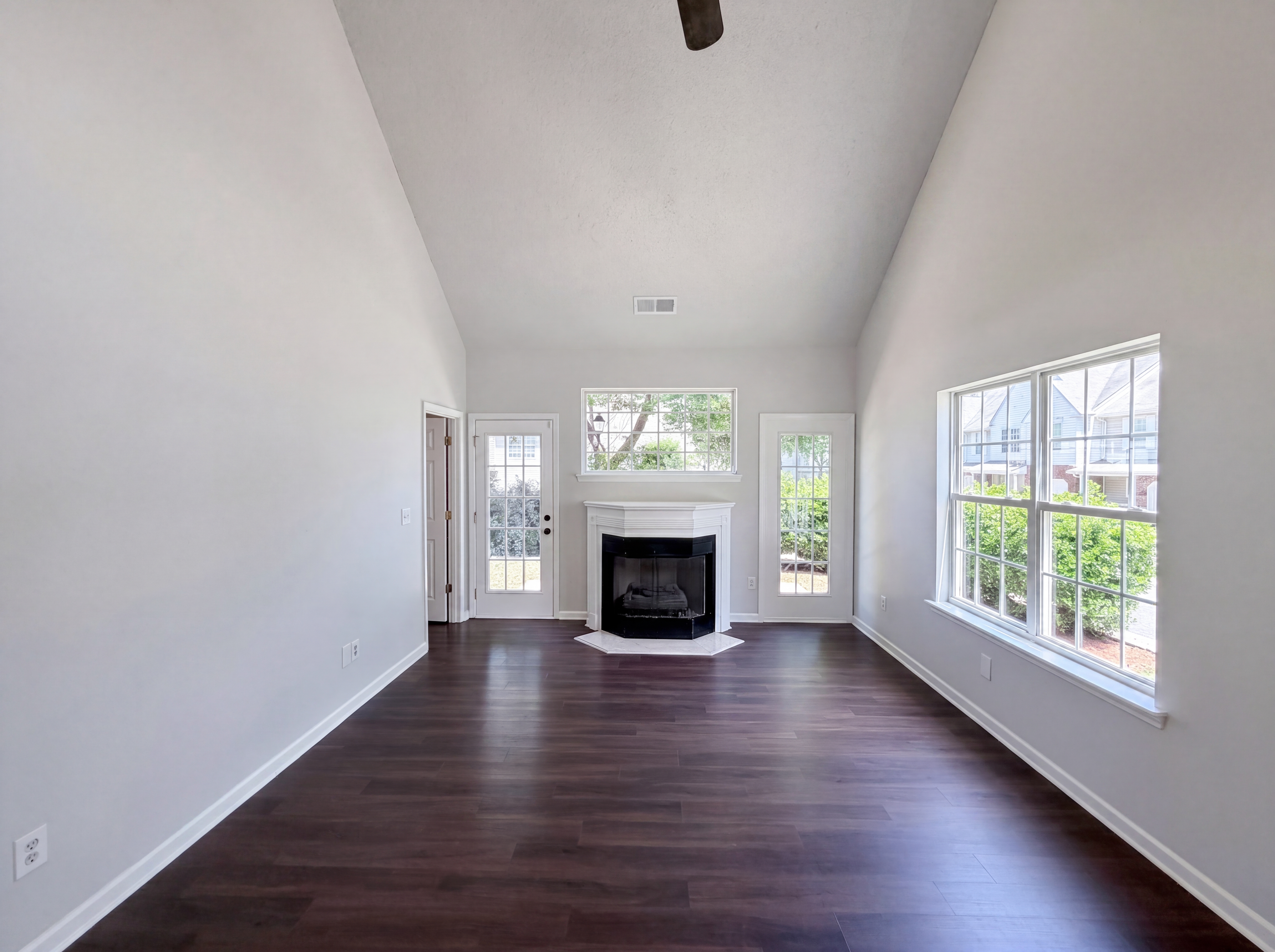 Photo 3 of 19 of 9606 Jack Russell Ct, Charlotte, NC