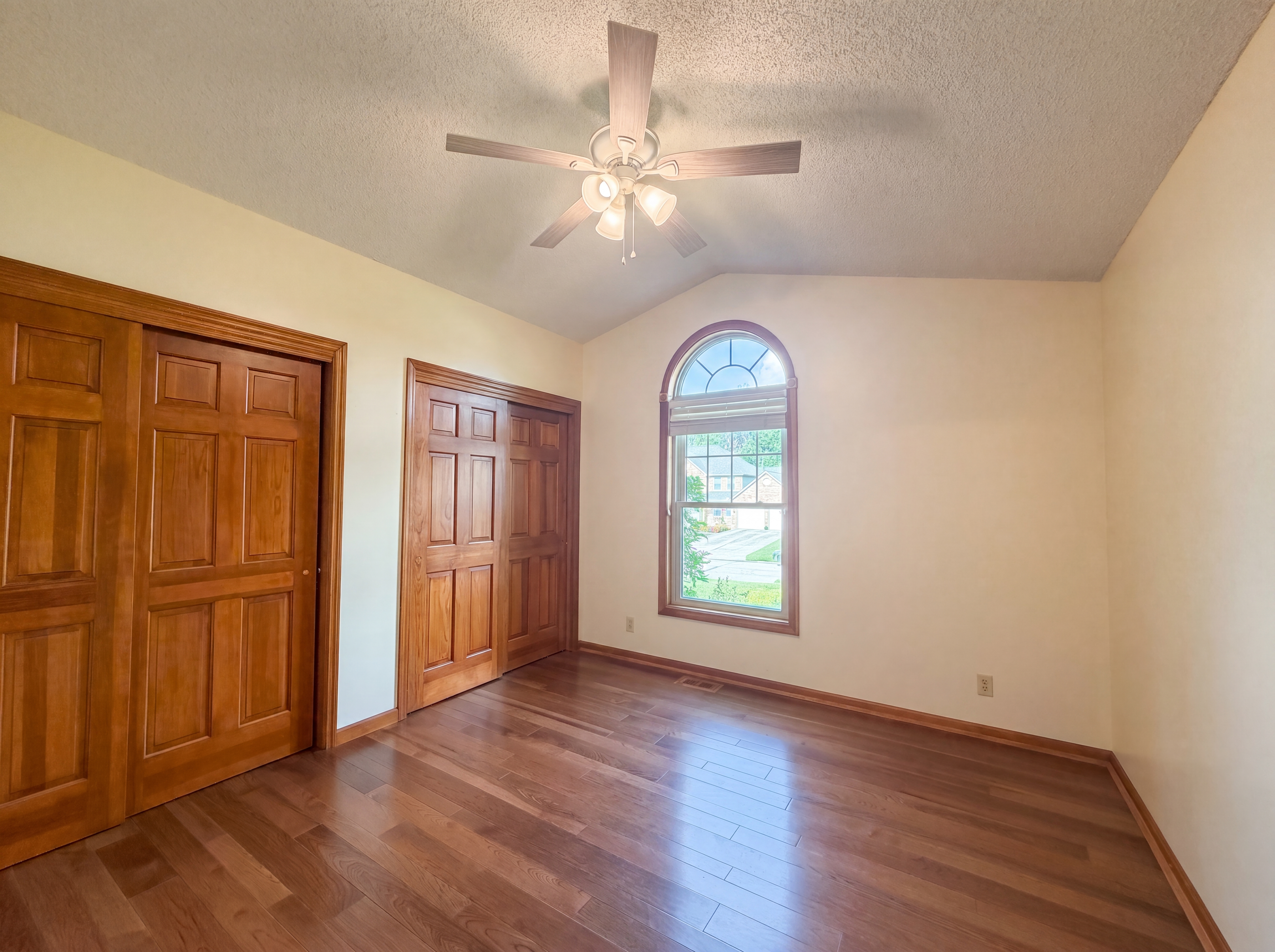 Photo 11 of 23 of 2129 Greenpine Dr, Cincinnati, OH
