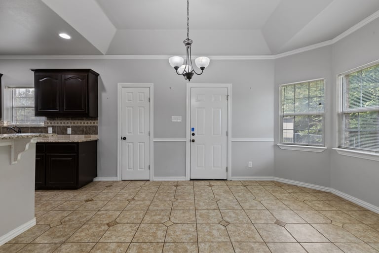 Photo 8 of 25 - 3320 Springfield Rd, Springtown, TX 76082
