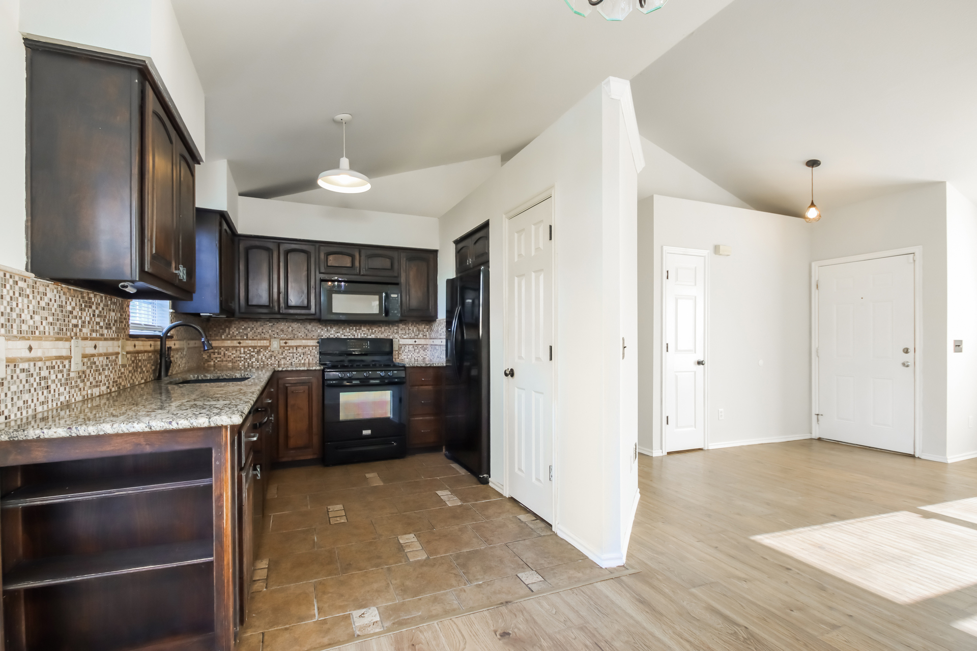 Photo 8 of 21 of 9833 N 43rd East Ave, Sperry, OK