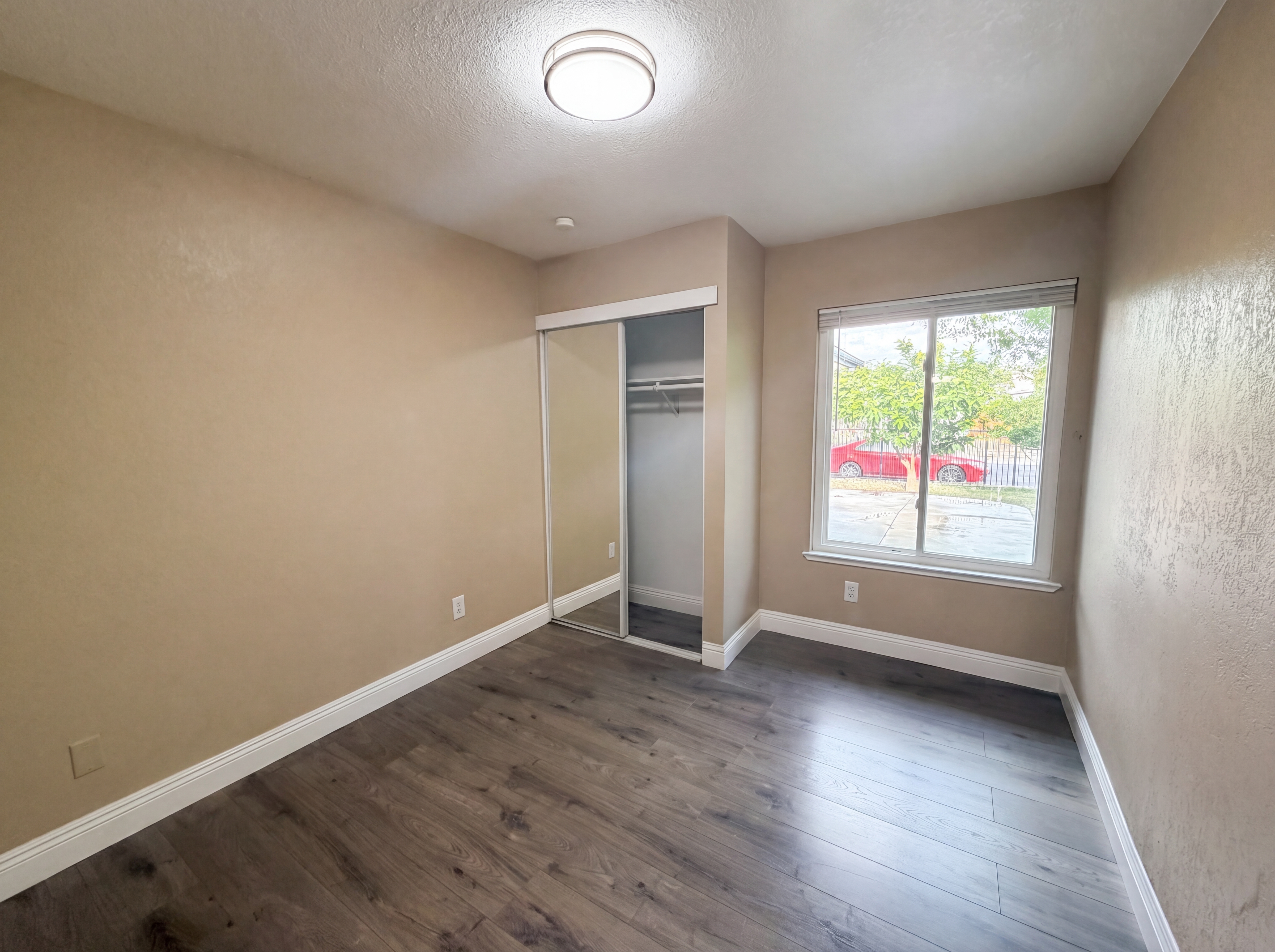 Photo 14 of 20 of 8232 Moorhaven Way, Sacramento, CA