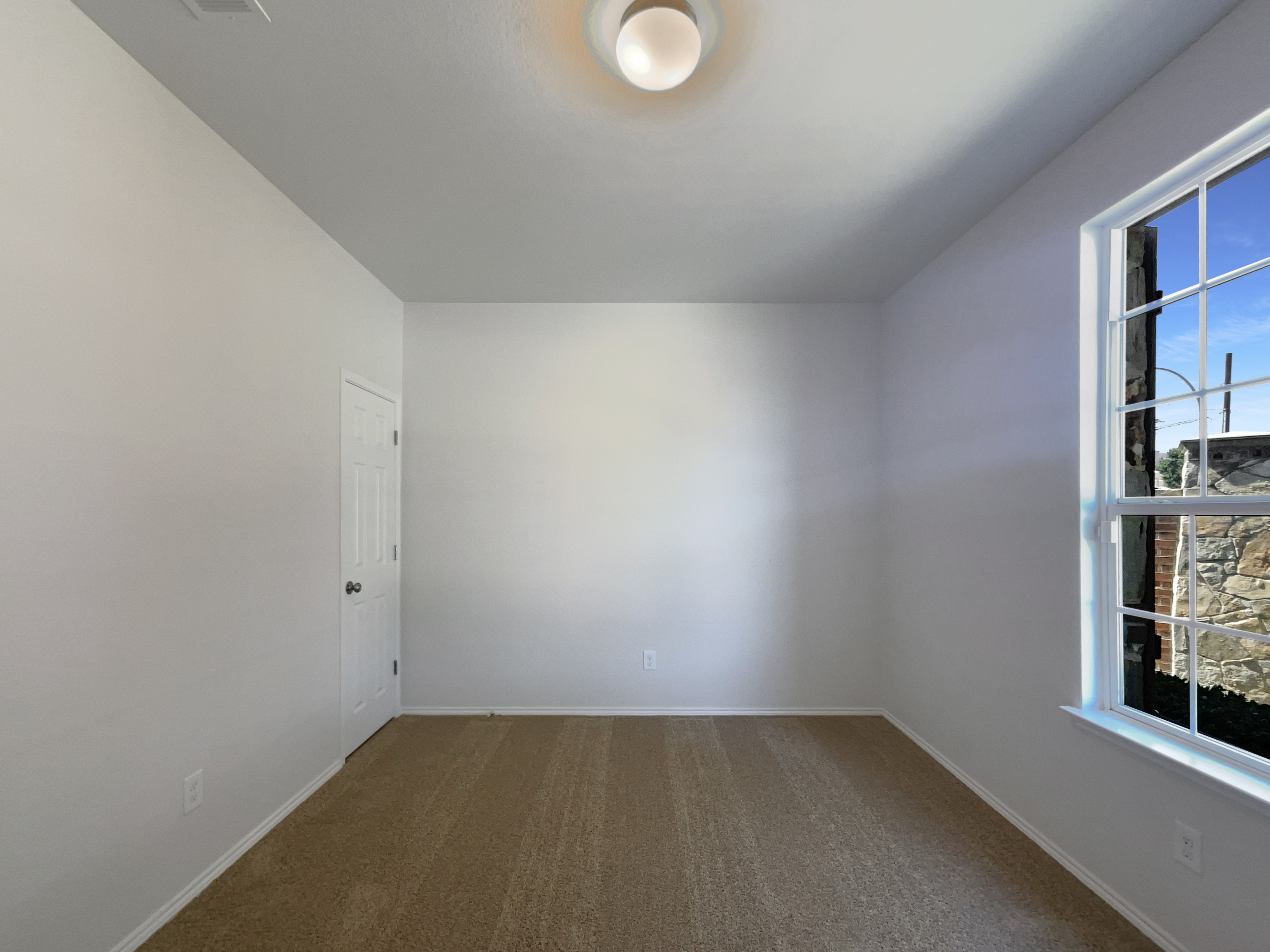 Photo 12 of 20 of 8700 Navigation Dr, Fort Worth, TX