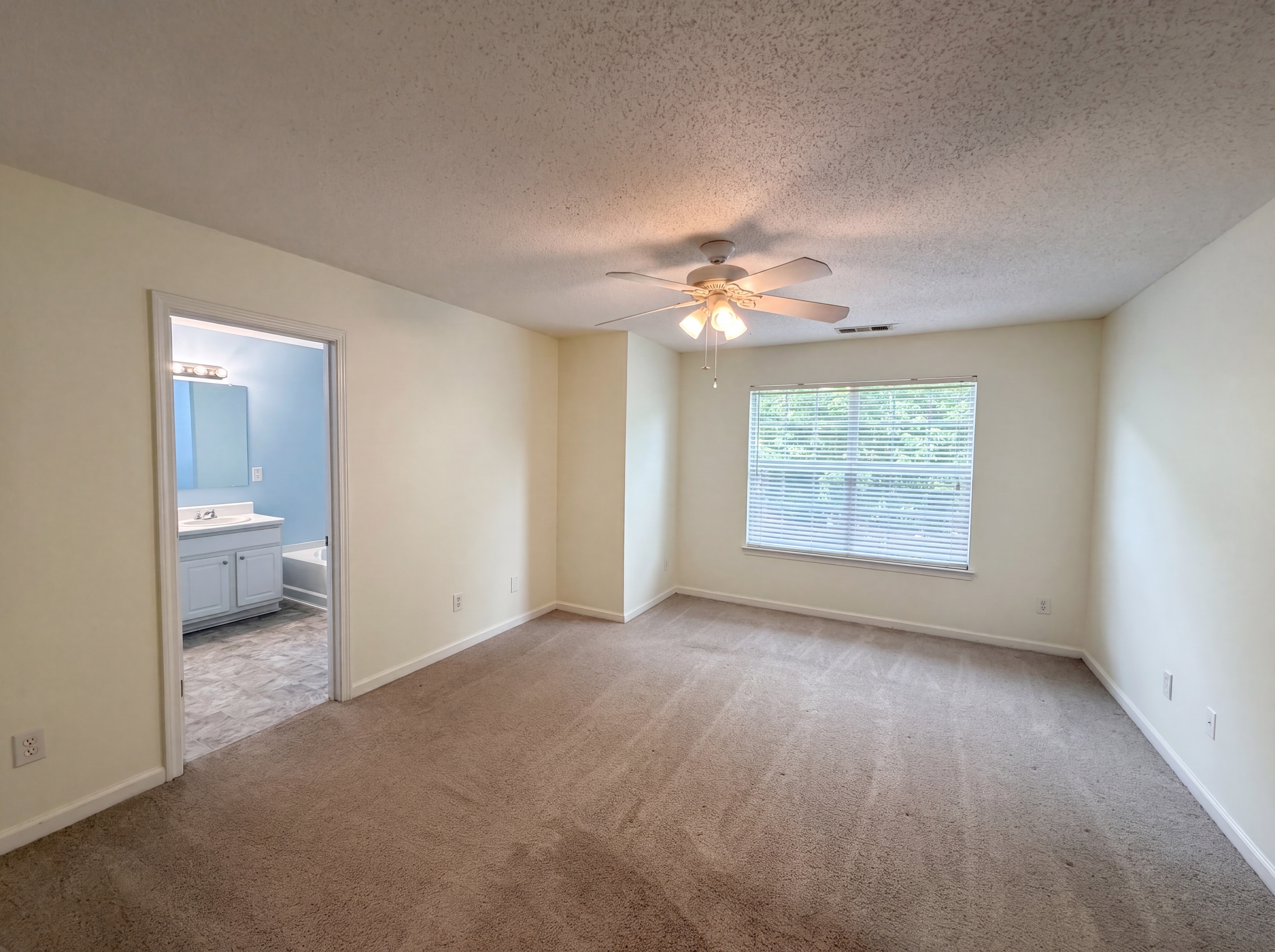Photo 4 of 20 of 2350 Heritage Park Cir NW, Kennesaw, GA