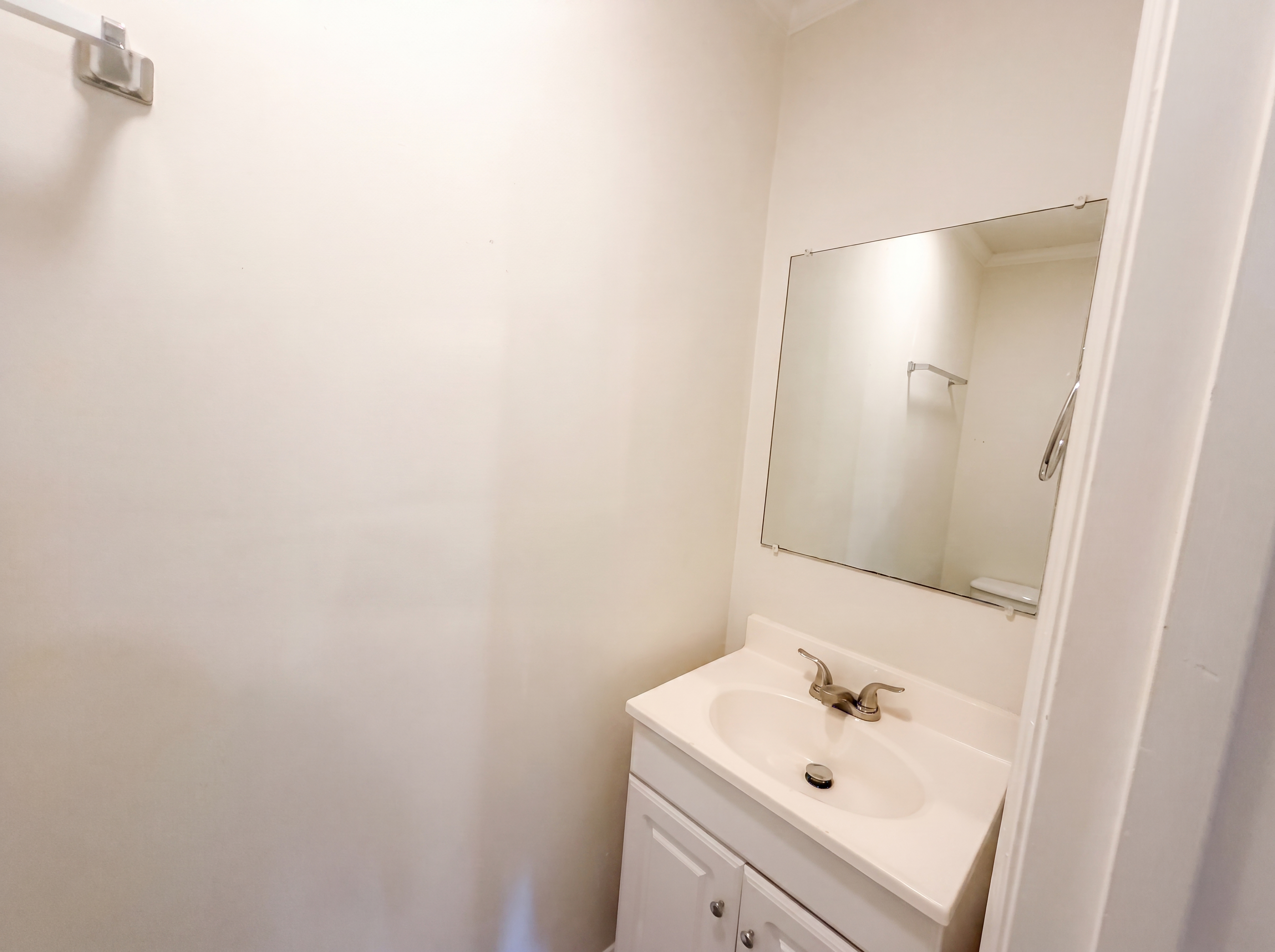 Photo 12 of 15 of 2403 Rowe St, Greensboro, NC