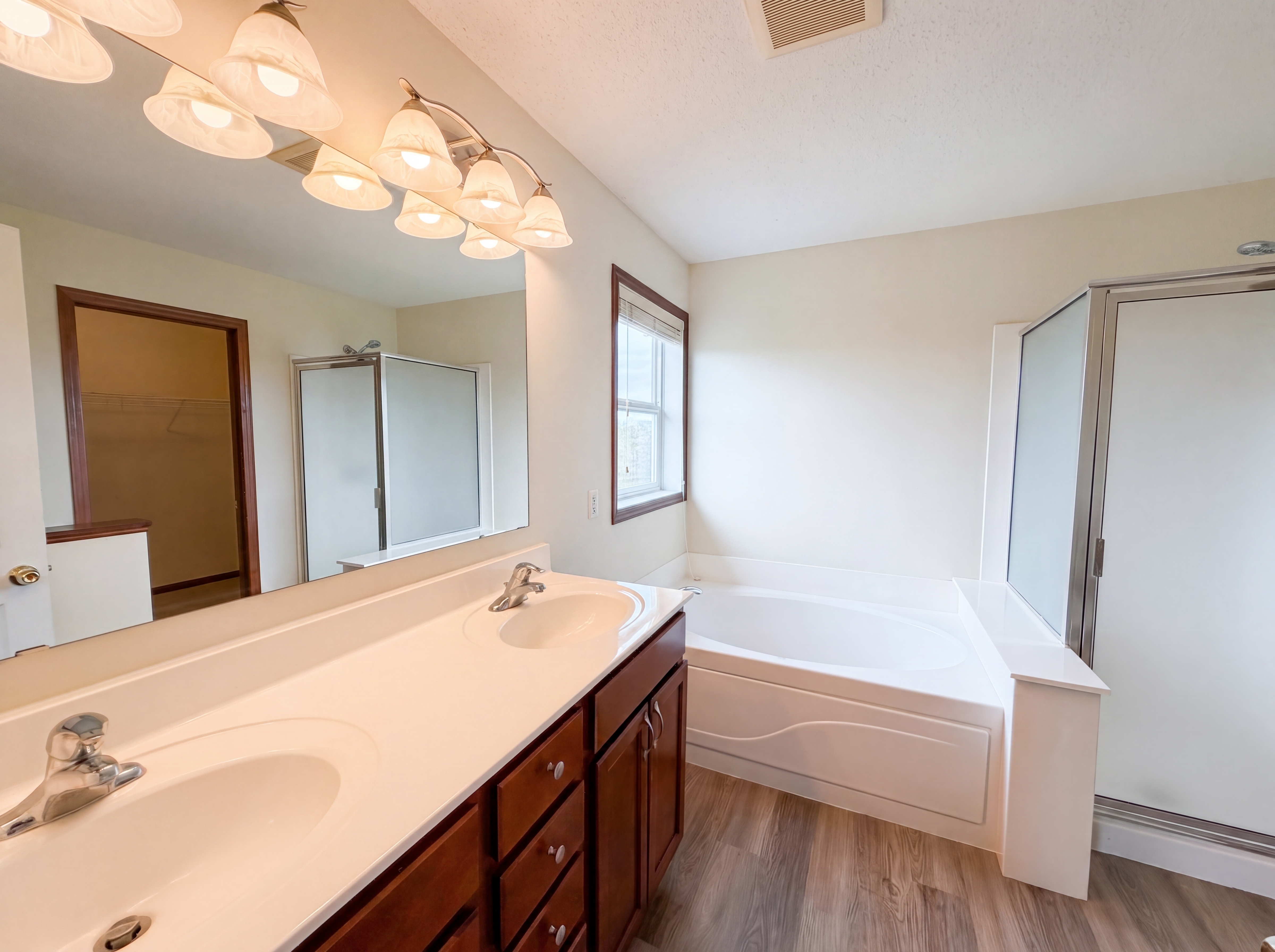 Photo 6 of 31 of 6757 Troy Ln N, Maple Grove, MN